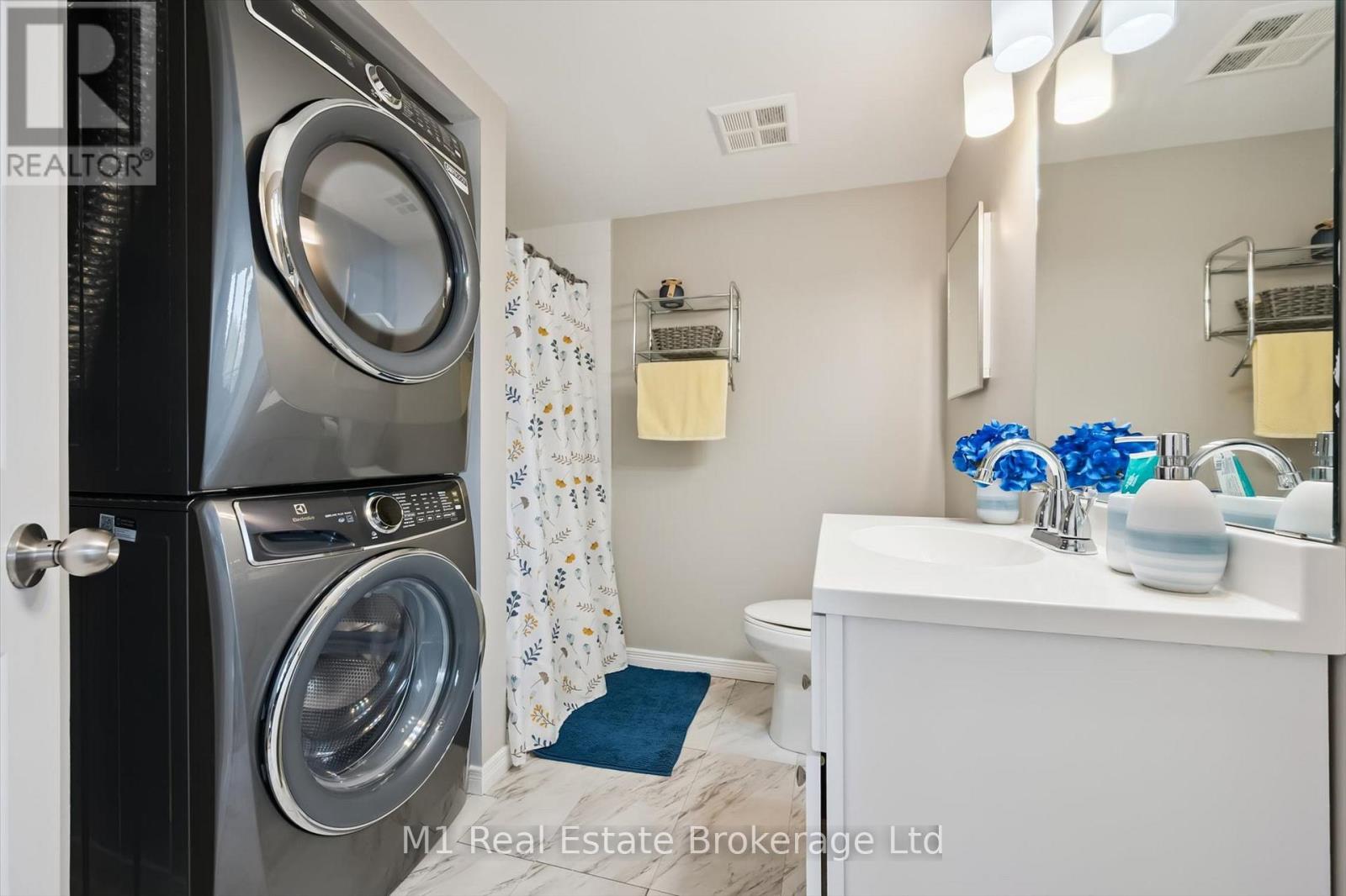 #208 105 BAGOT STREET - 28