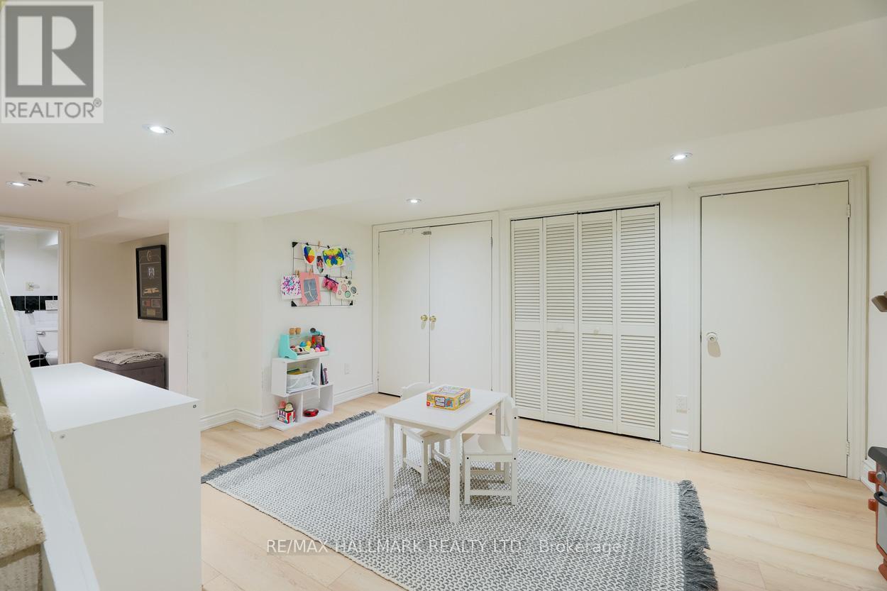 346 ROSELAWN AVENUE - 13