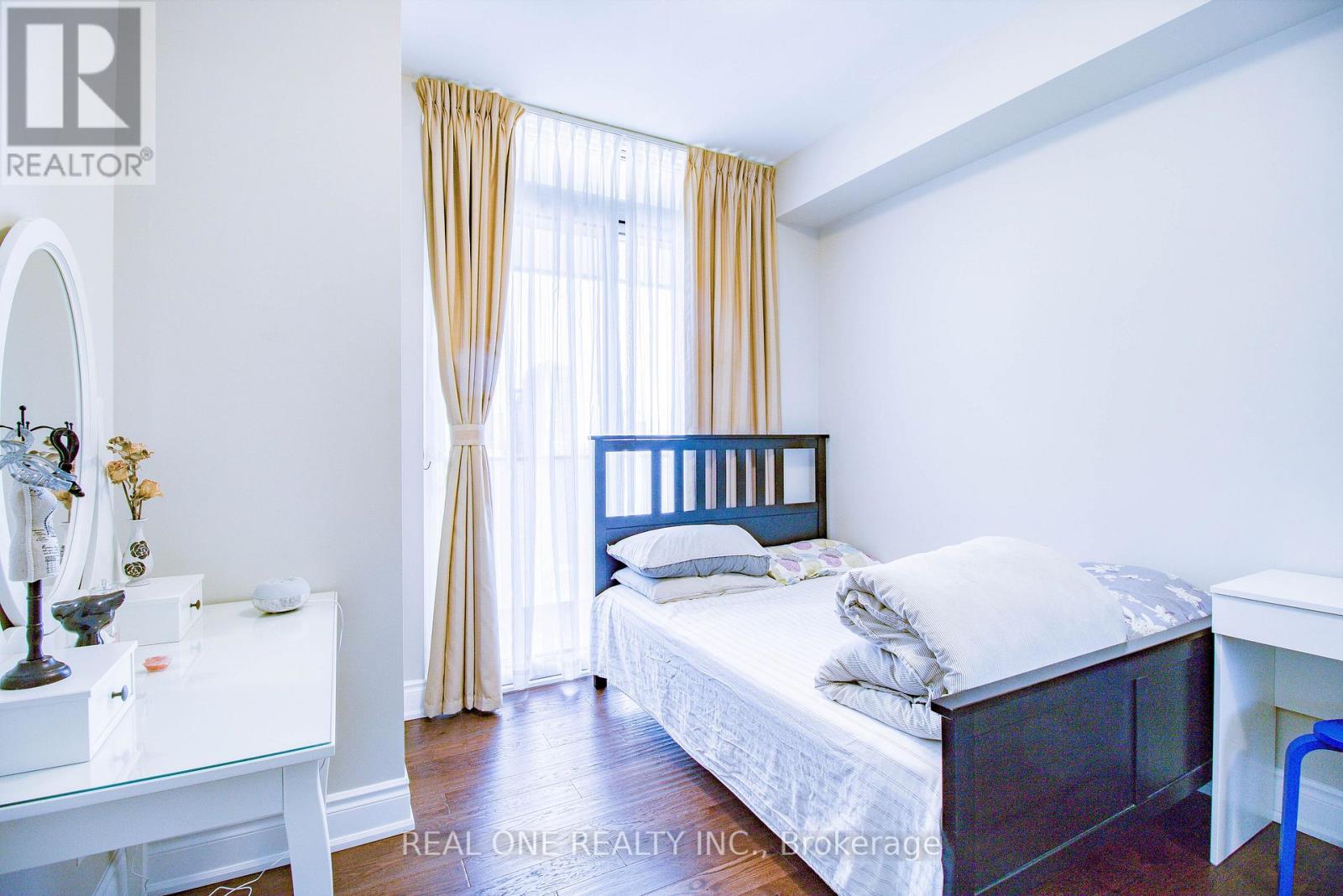 #3104 200 BLOOR STREET W - 18