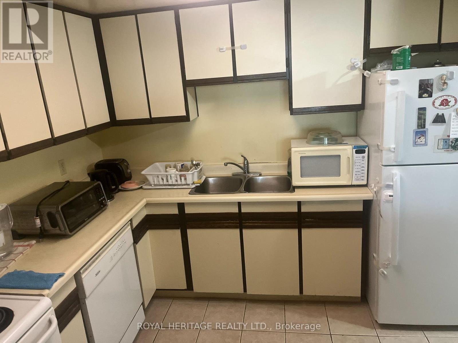 #617 20 DEAN PARK ROAD - 12