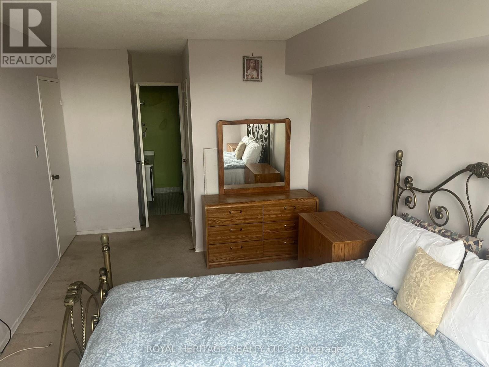 #617 20 DEAN PARK ROAD - 17
