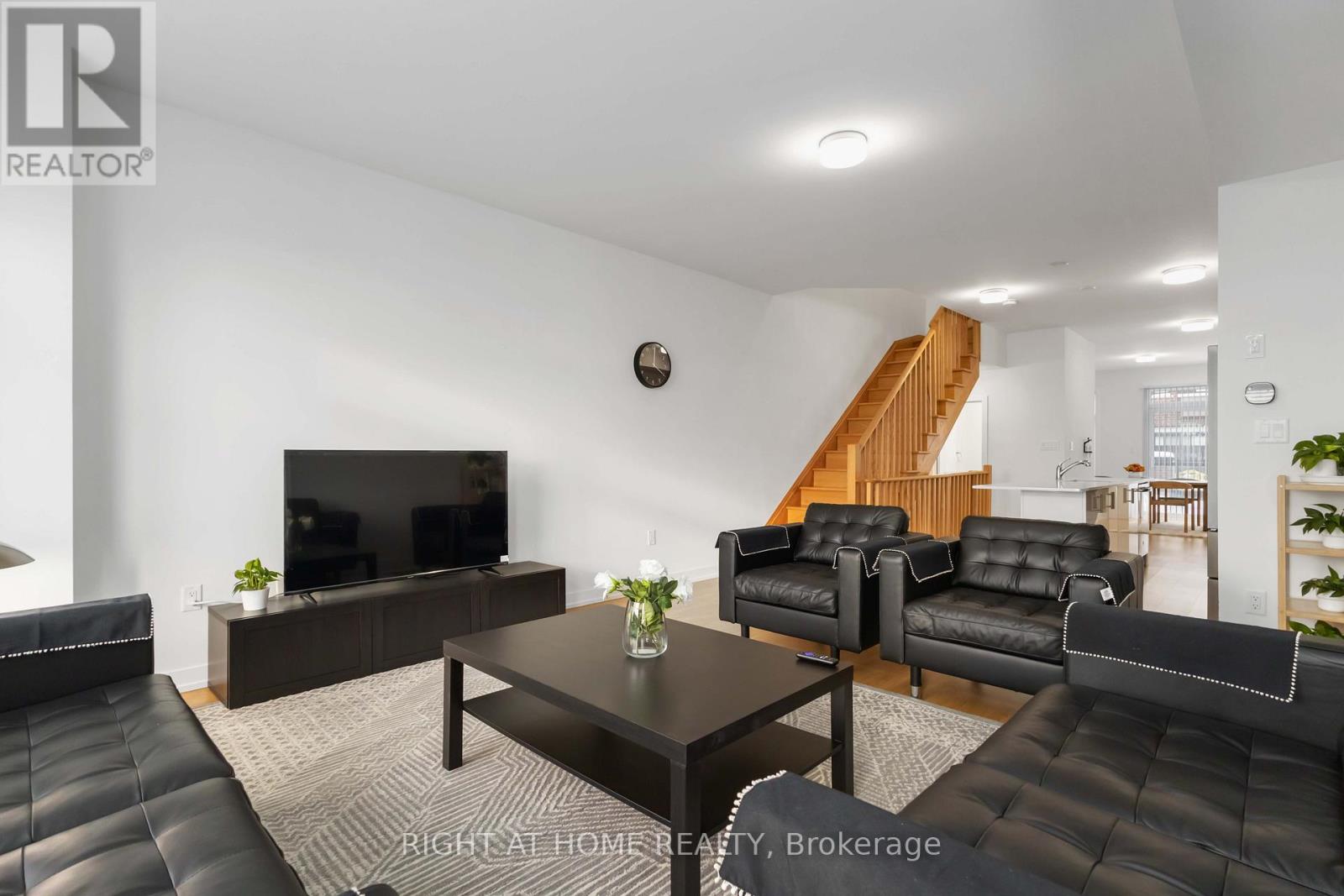 1557 MIDLAND AVENUE - 8