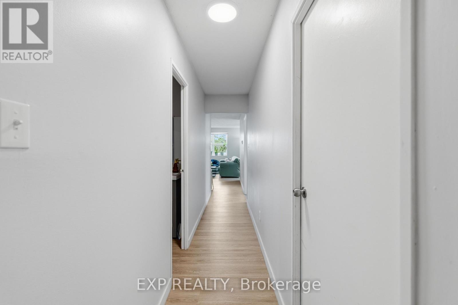 #3 91 WESTMOUNT ROAD N - 14
