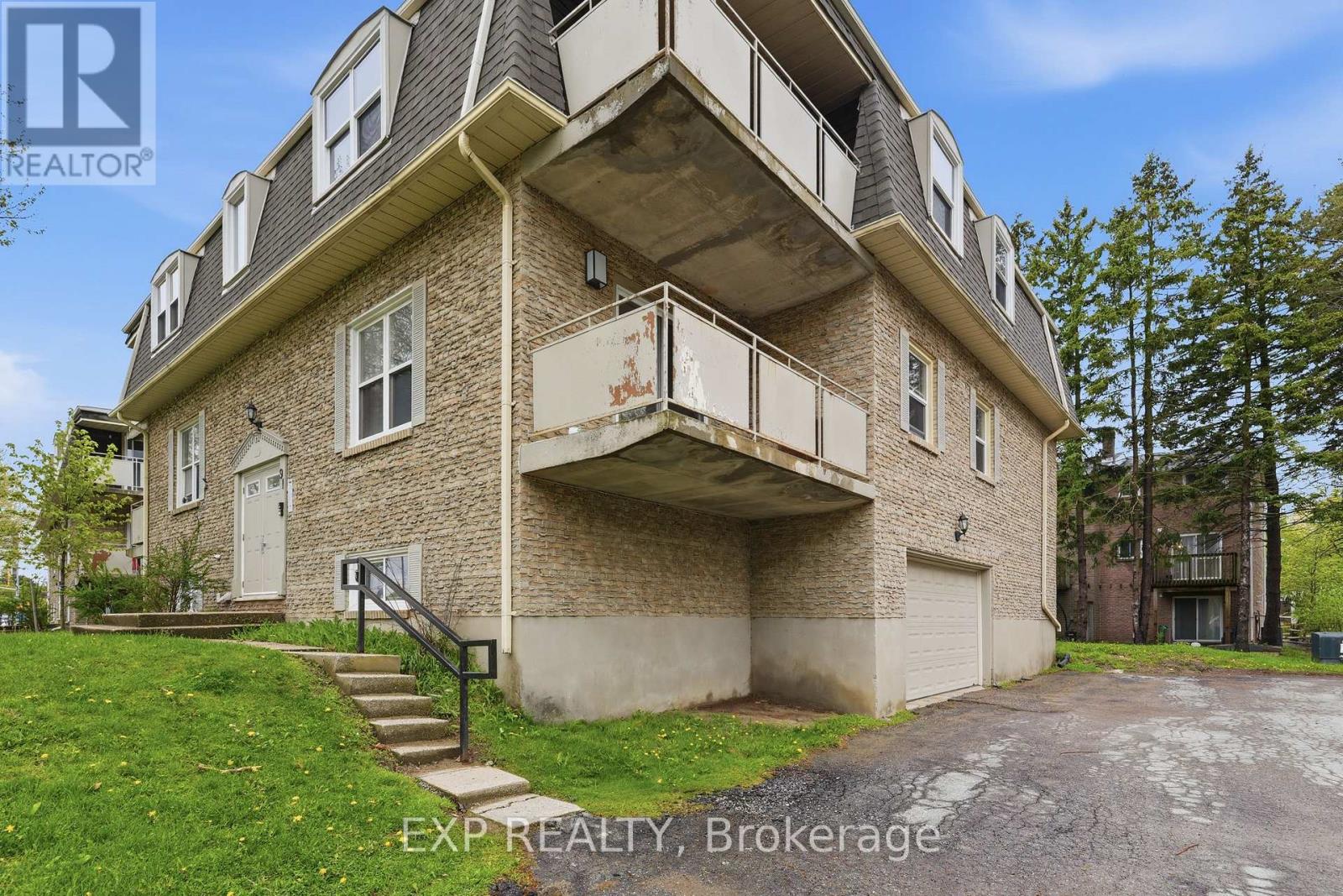 #3 91 WESTMOUNT ROAD N - 2