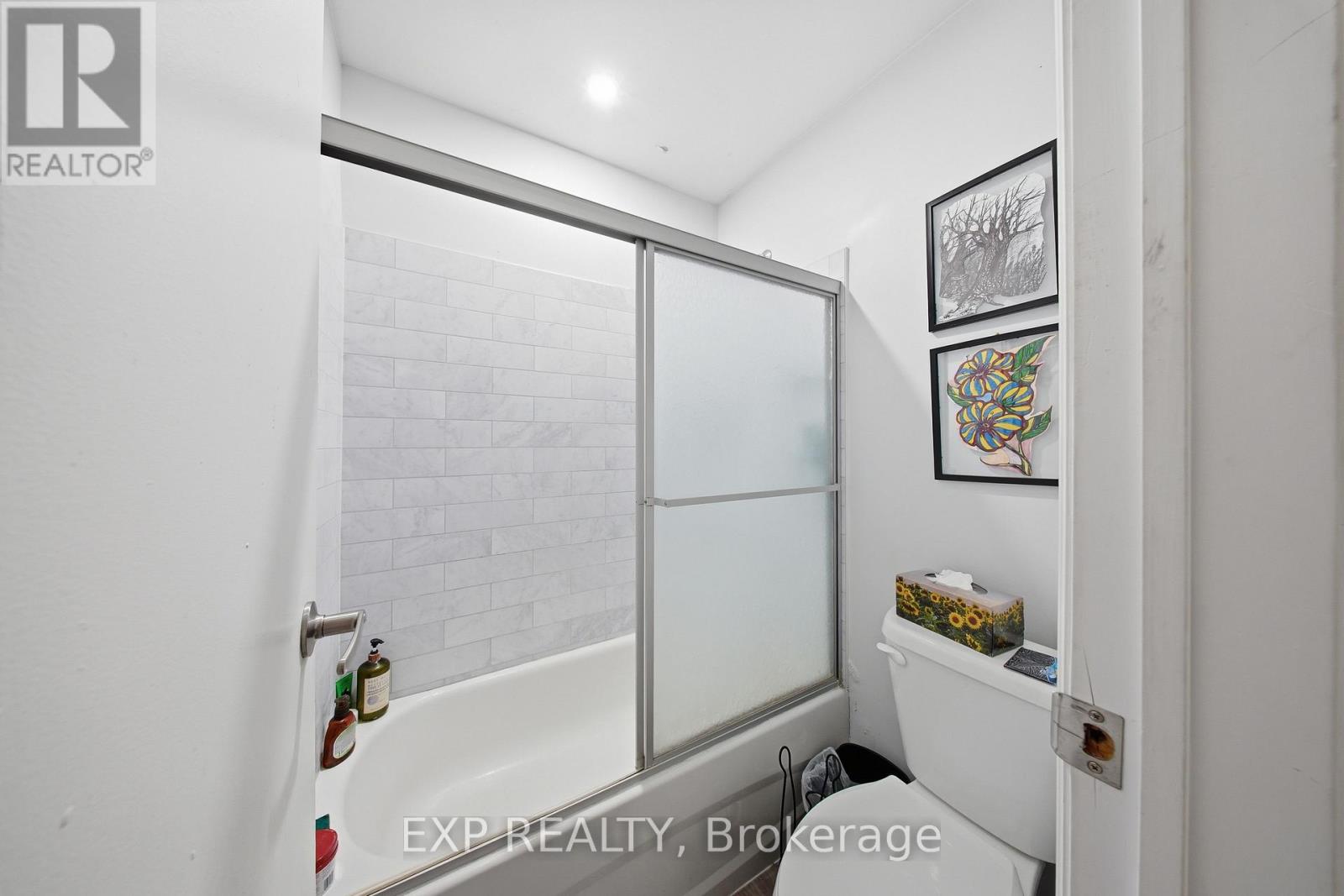 #3 91 WESTMOUNT ROAD N - 18