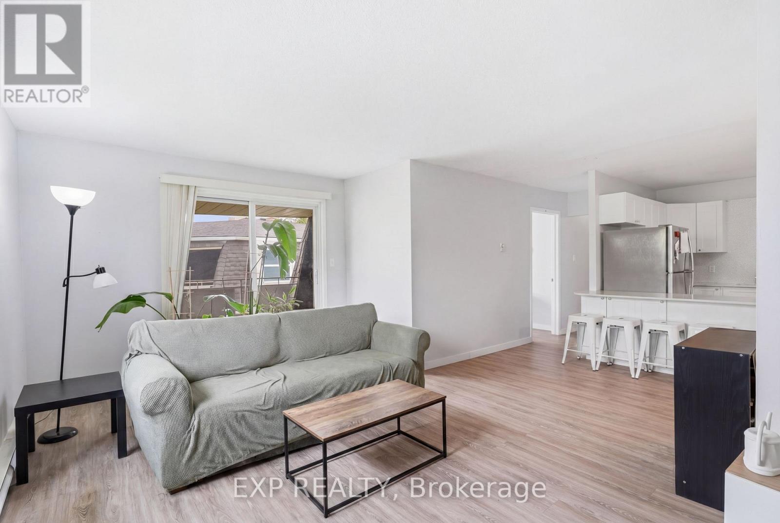 #3 91 WESTMOUNT ROAD N - 33