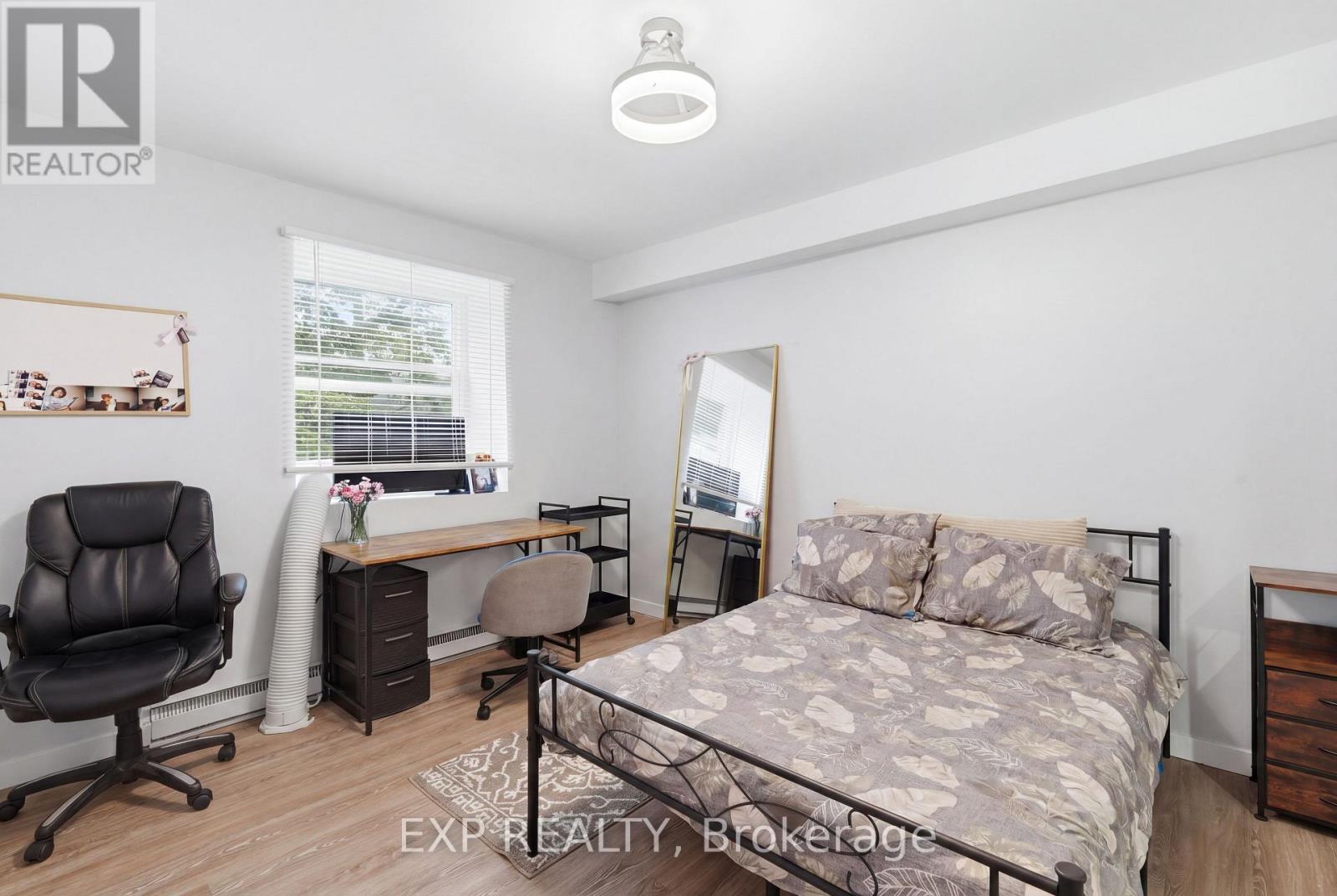 #3 91 WESTMOUNT ROAD N - 4