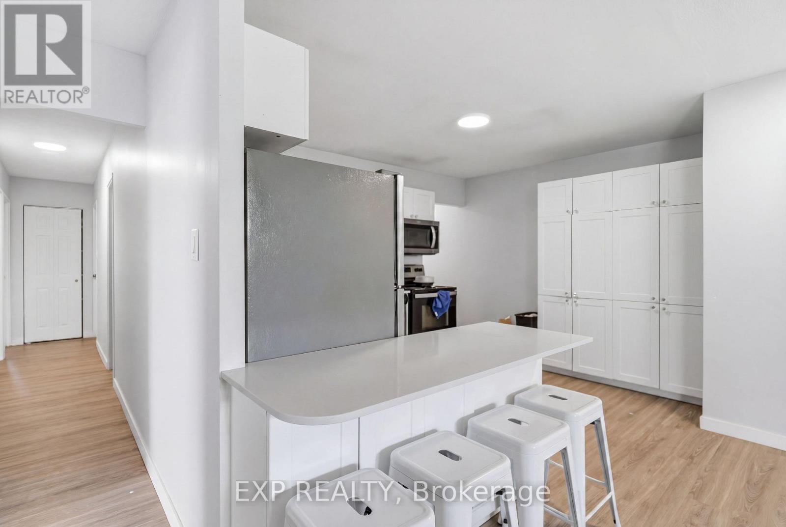 #3 91 WESTMOUNT ROAD N - 28