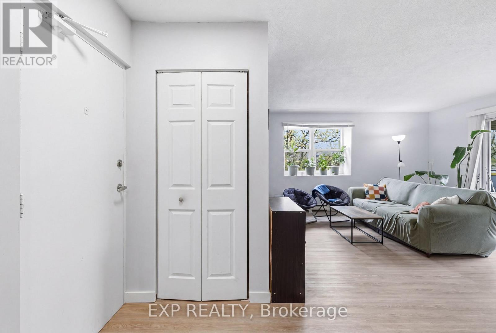#3 91 WESTMOUNT ROAD N - 34