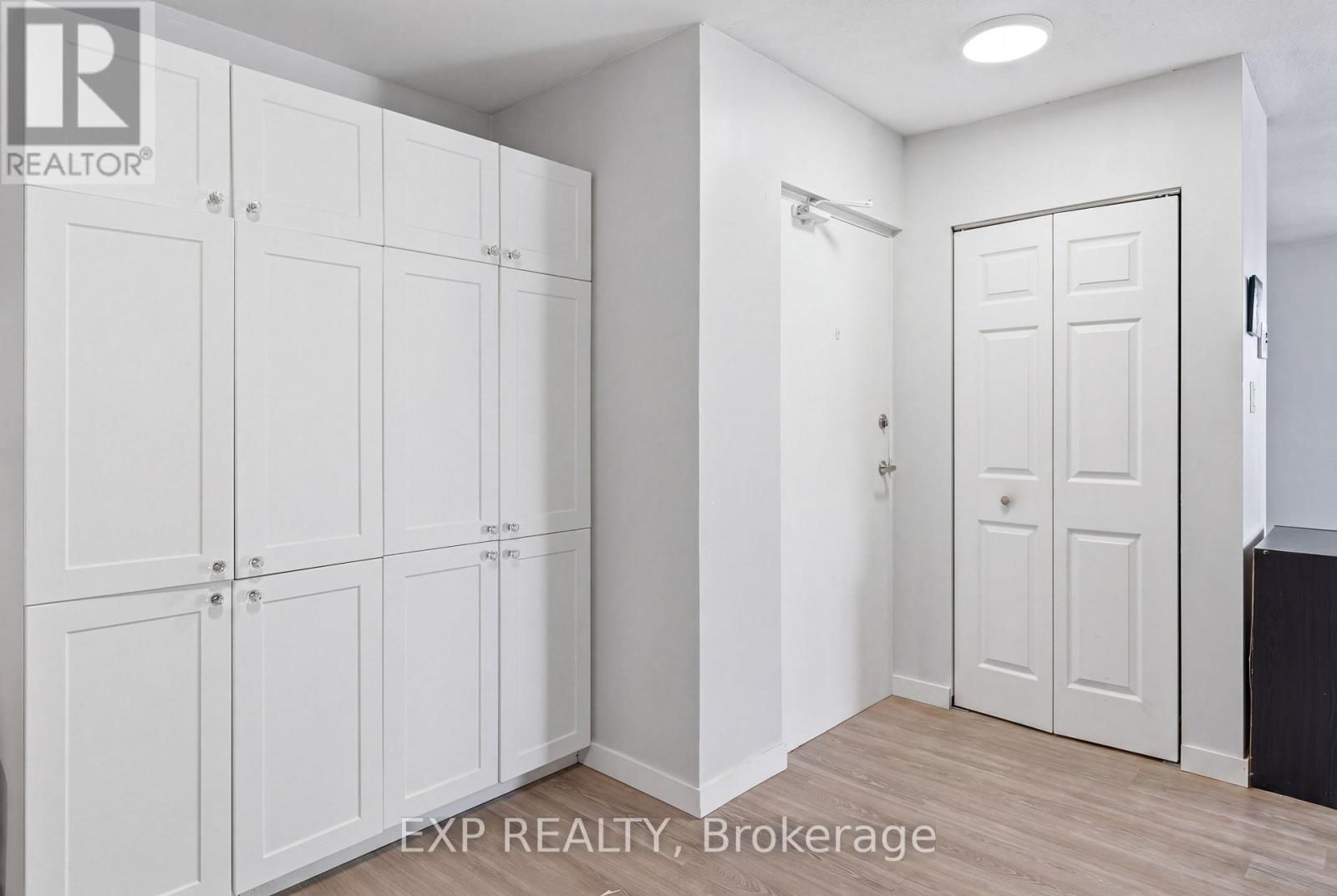 #3 91 WESTMOUNT ROAD N - 36