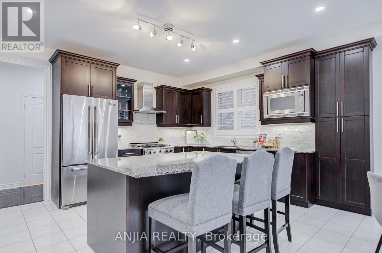 186 ASCALON DRIVE - 16