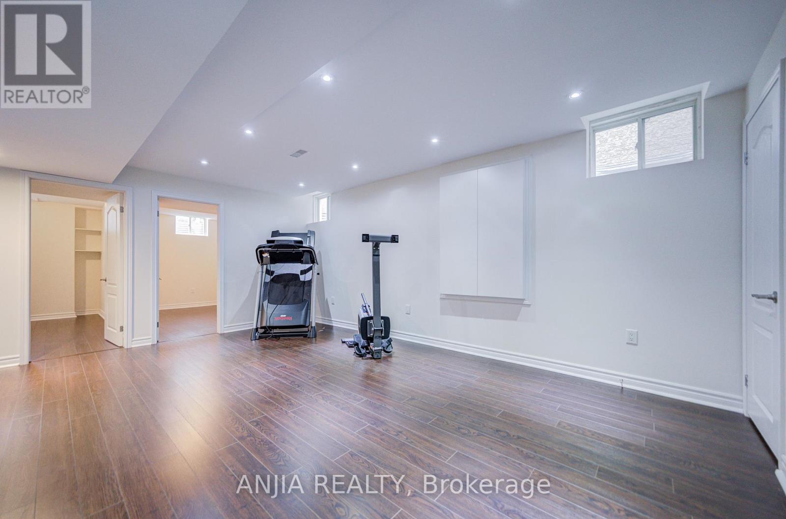 186 ASCALON DRIVE - 38