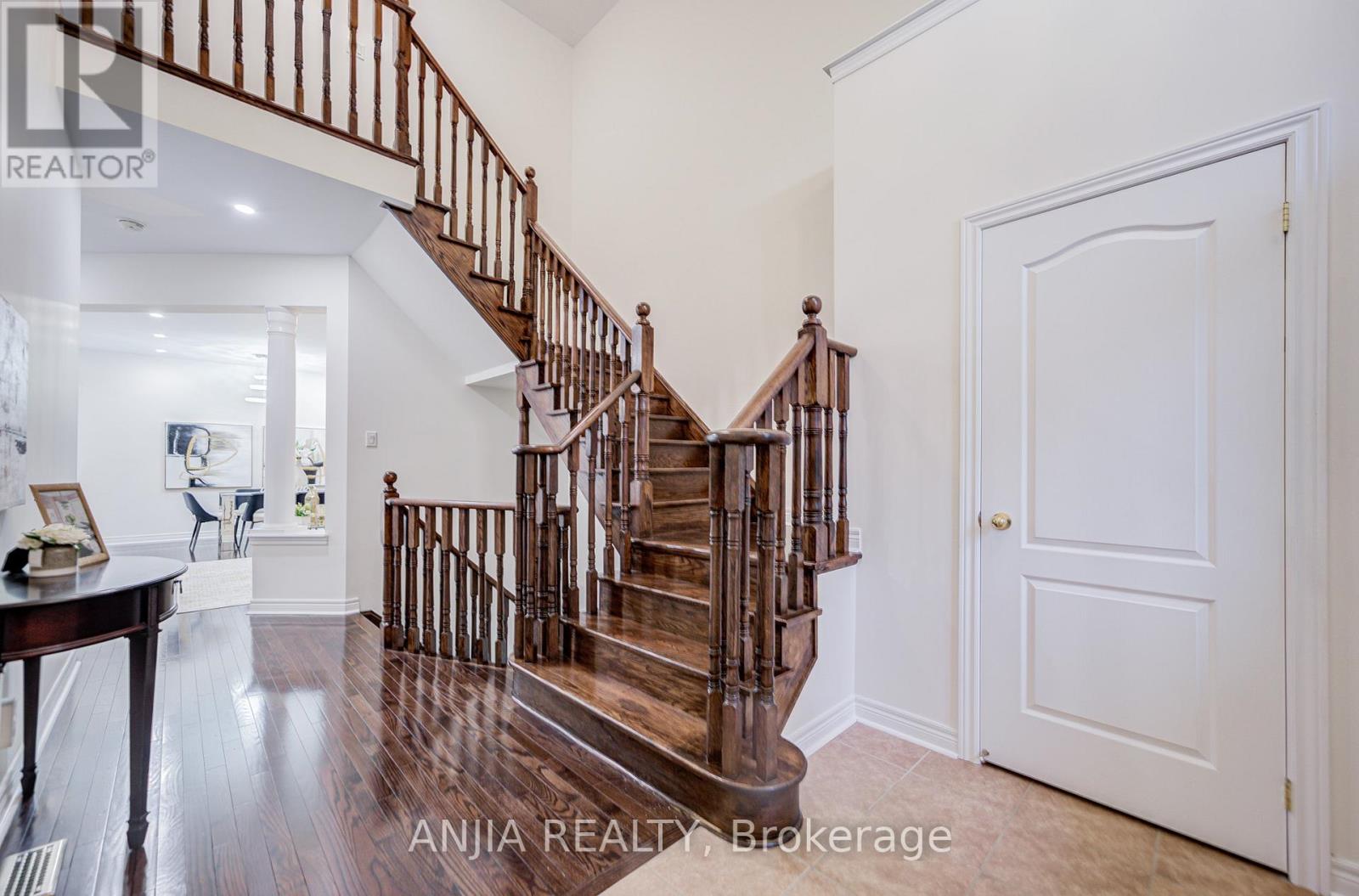186 ASCALON DRIVE - 4