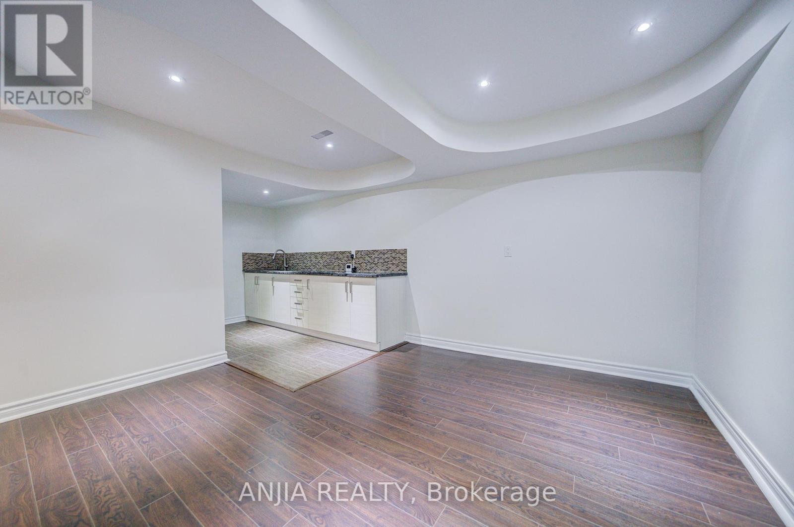 186 ASCALON DRIVE - 41