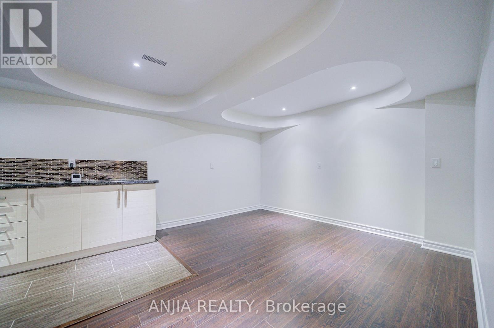 186 ASCALON DRIVE - 42