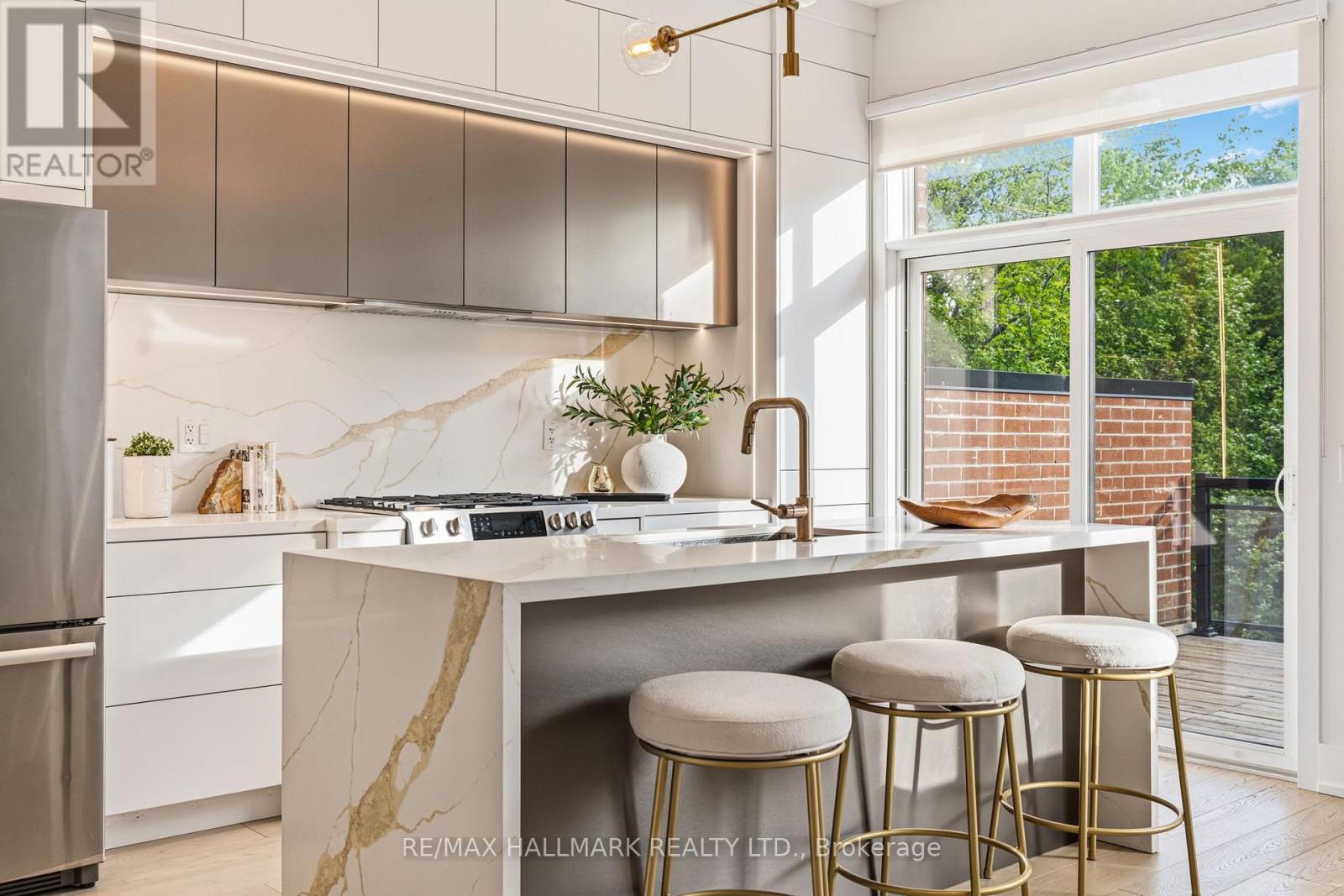 46 CRESTRIDGE DRIVE - 12