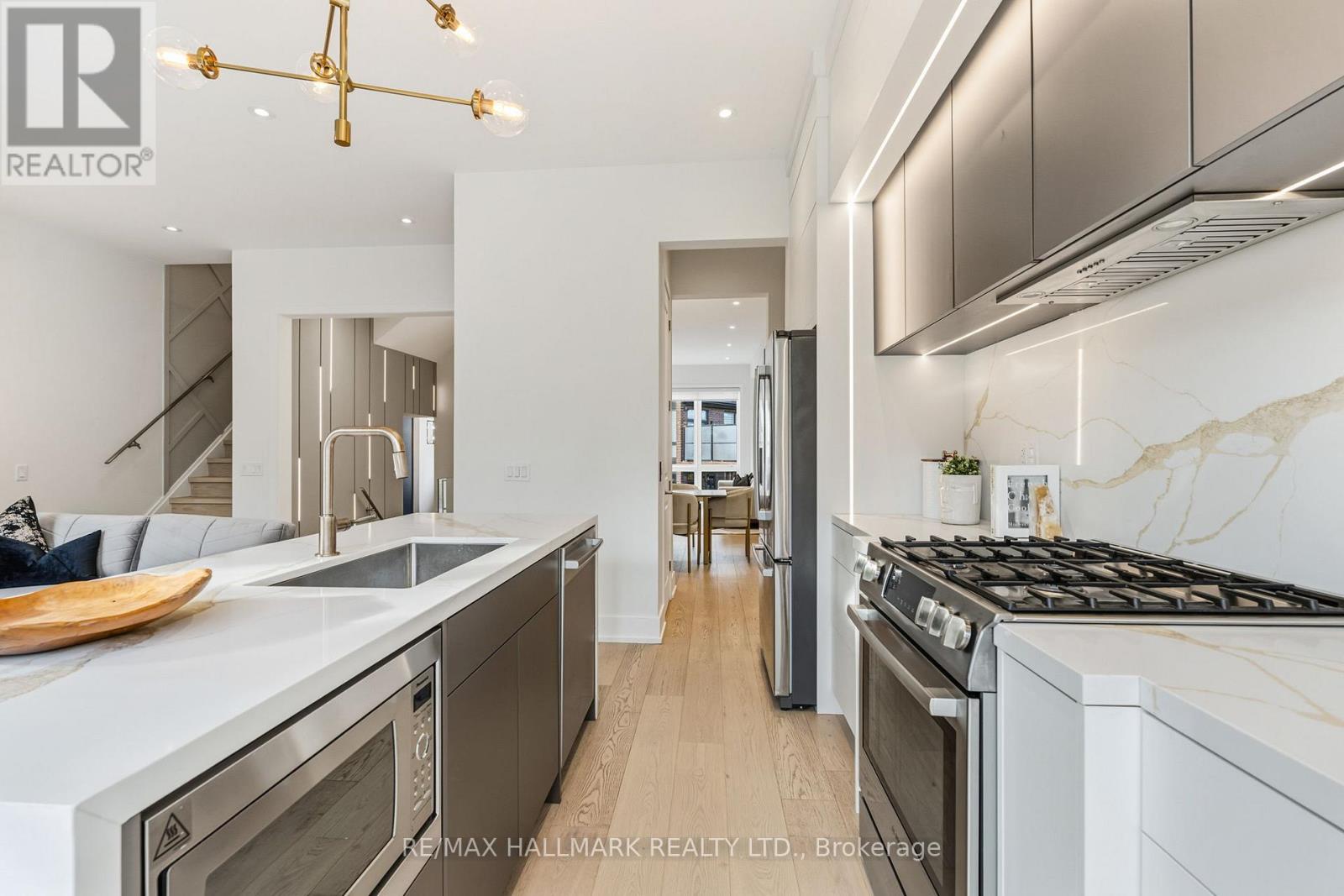 46 CRESTRIDGE DRIVE - 16