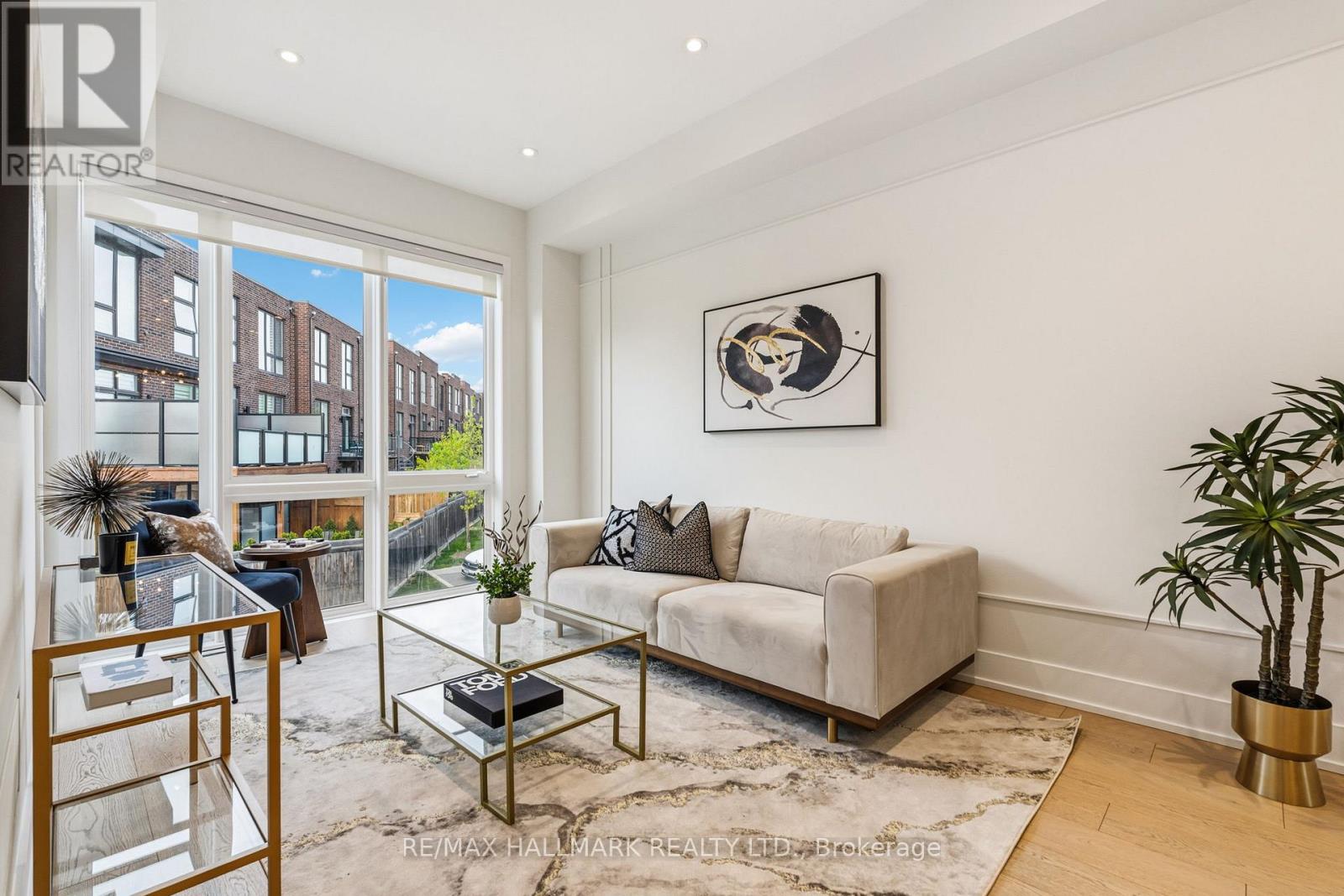 46 CRESTRIDGE DRIVE - 19