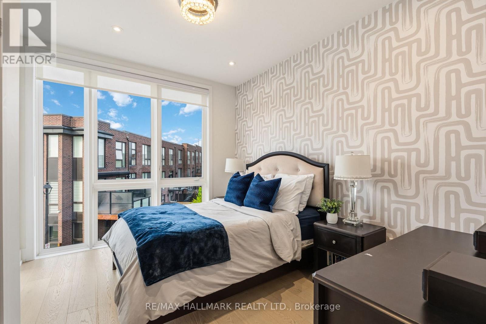 46 CRESTRIDGE DRIVE - 33
