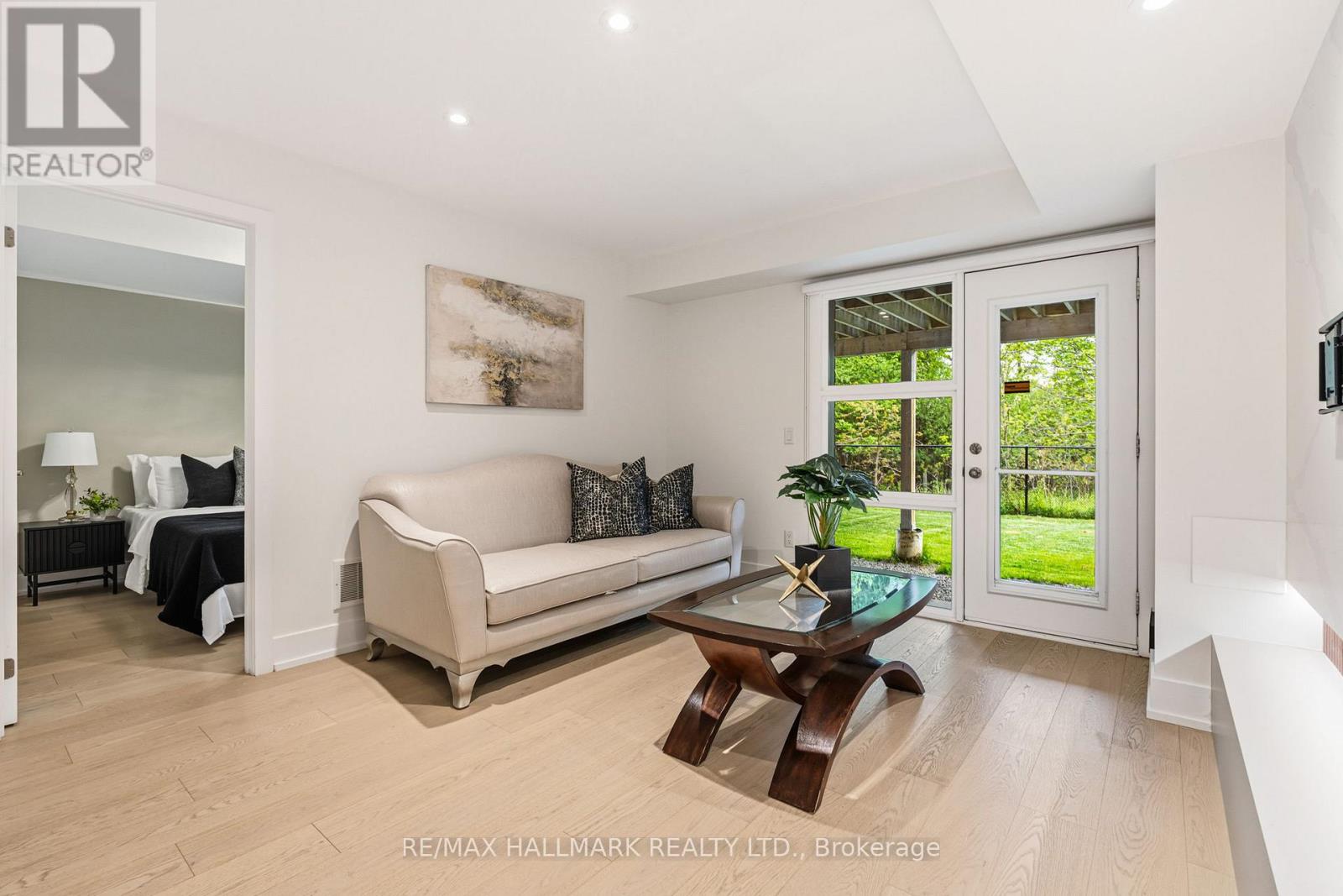 46 CRESTRIDGE DRIVE - 36
