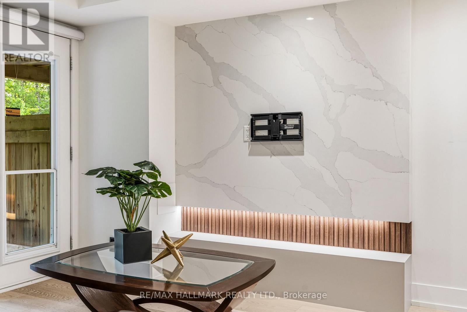 46 CRESTRIDGE DRIVE - 37