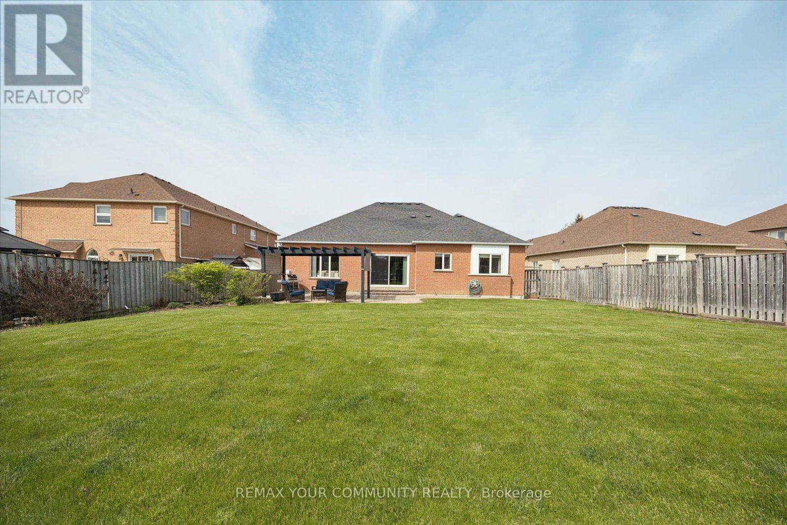 8 JACOB WAY - 32