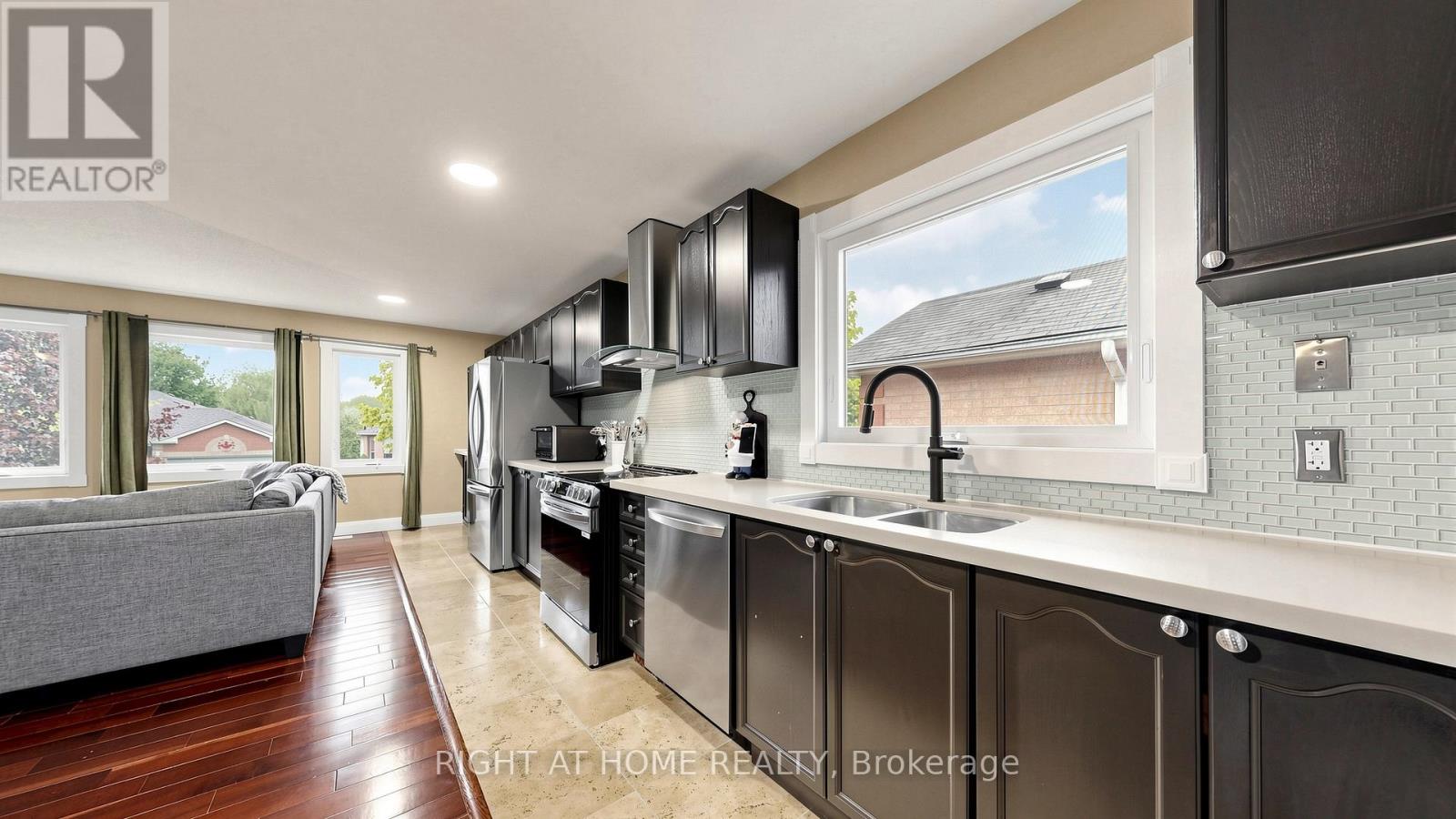 6 COMPTON CRESCENT - 11