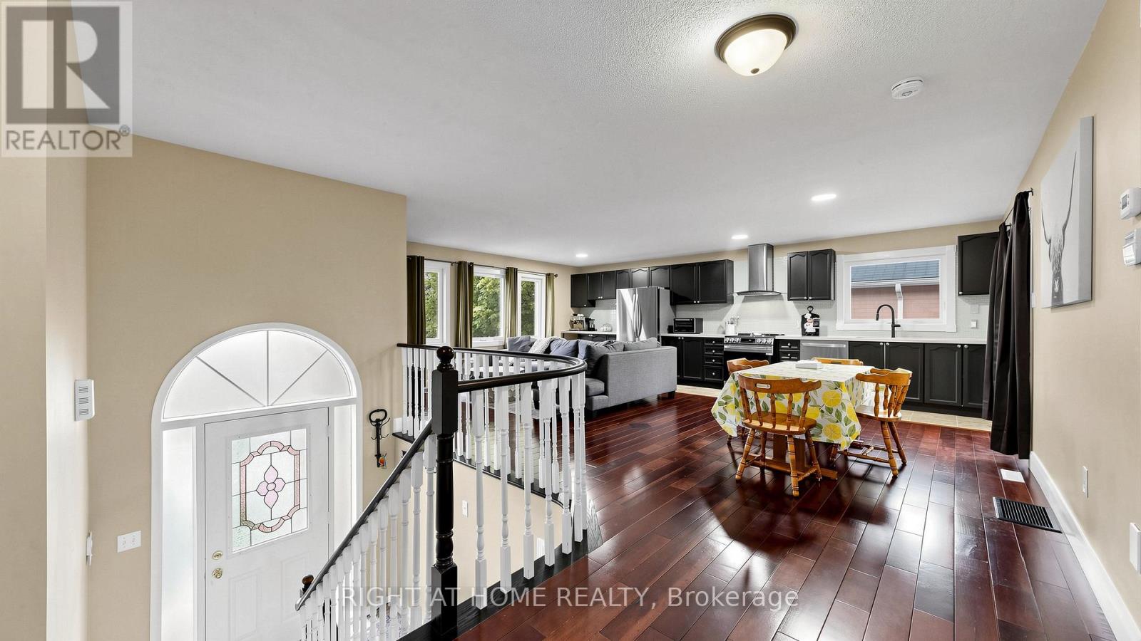 6 COMPTON CRESCENT - 5