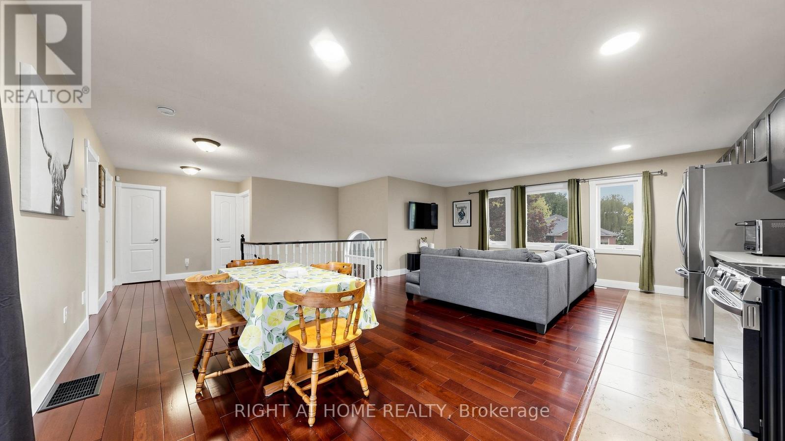 6 COMPTON CRESCENT - 9