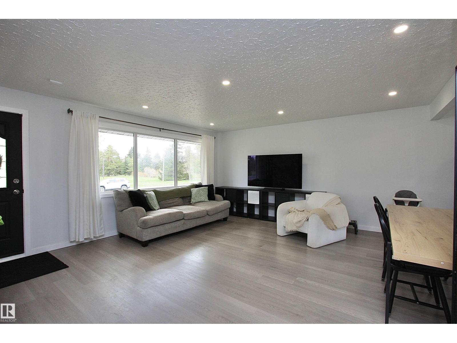 13312 137 ST NW - 12