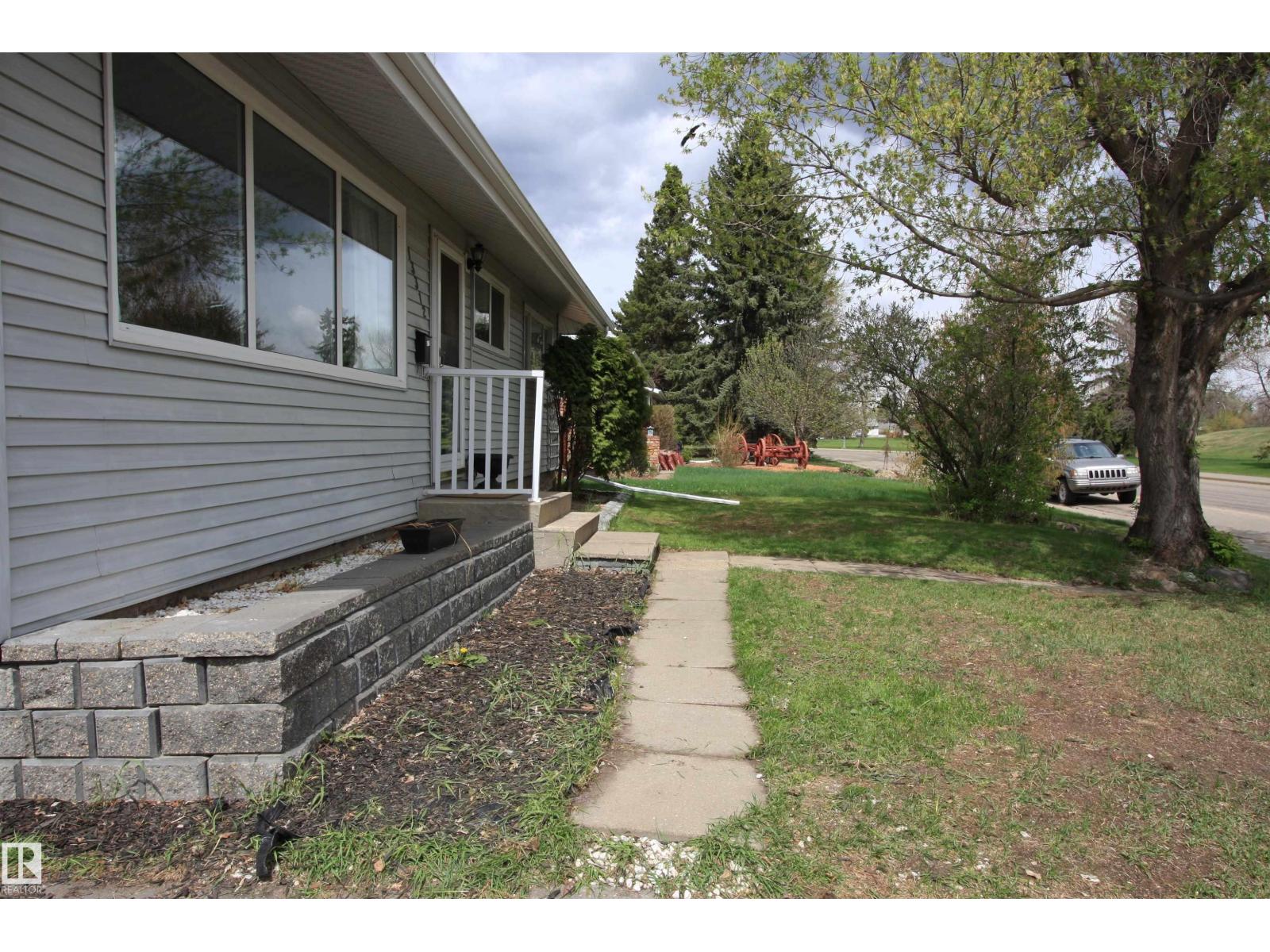 13312 137 ST NW - 8