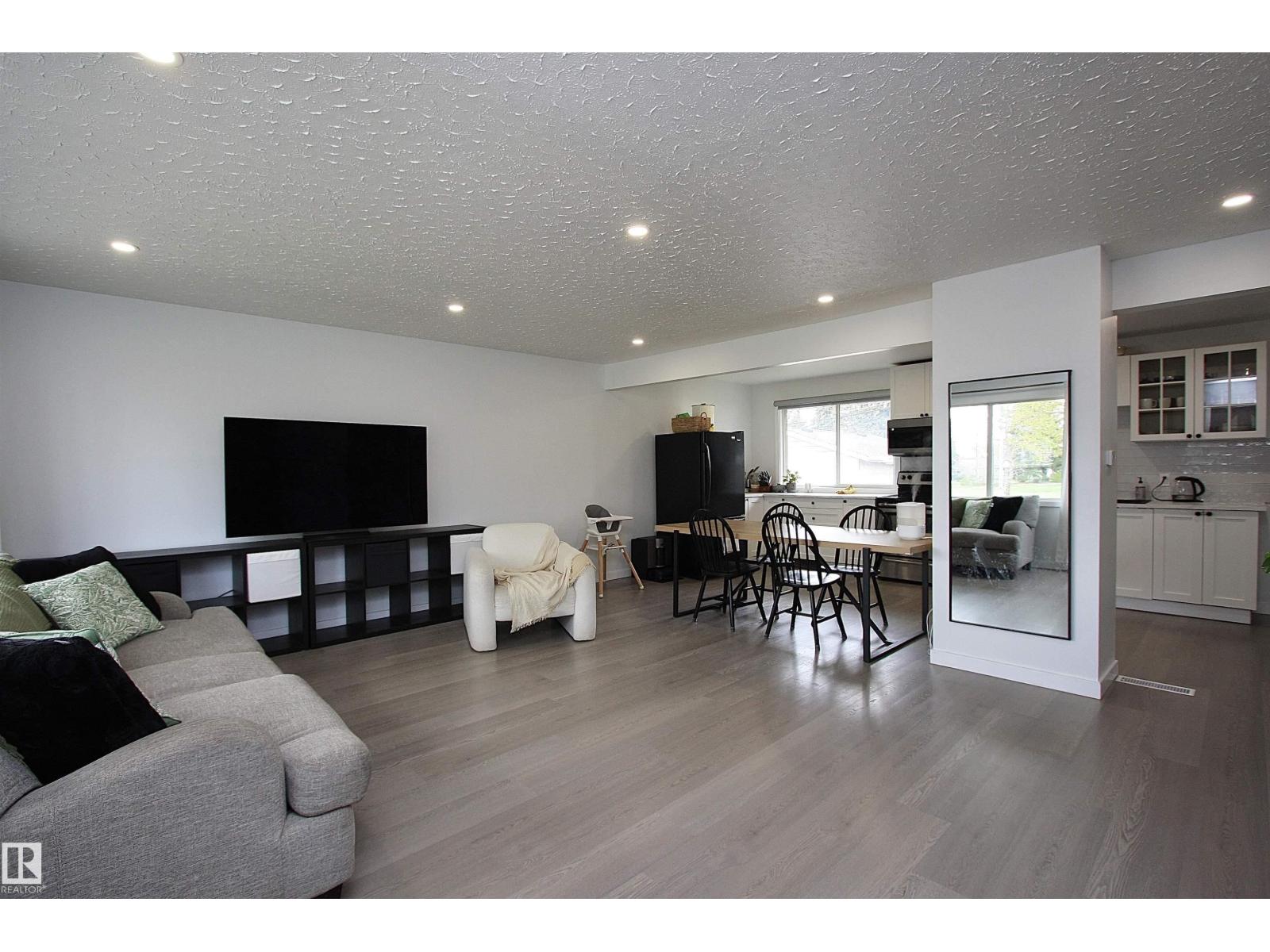 13312 137 ST NW - 11