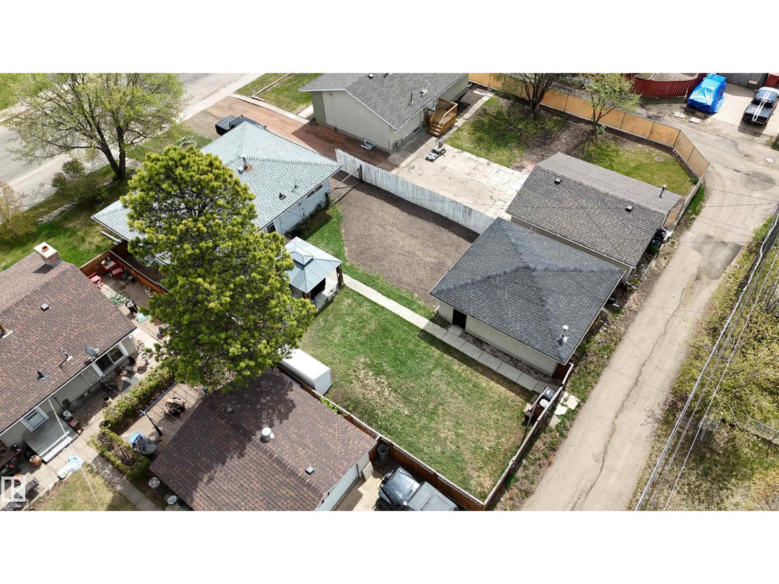 13312 137 ST NW - 36