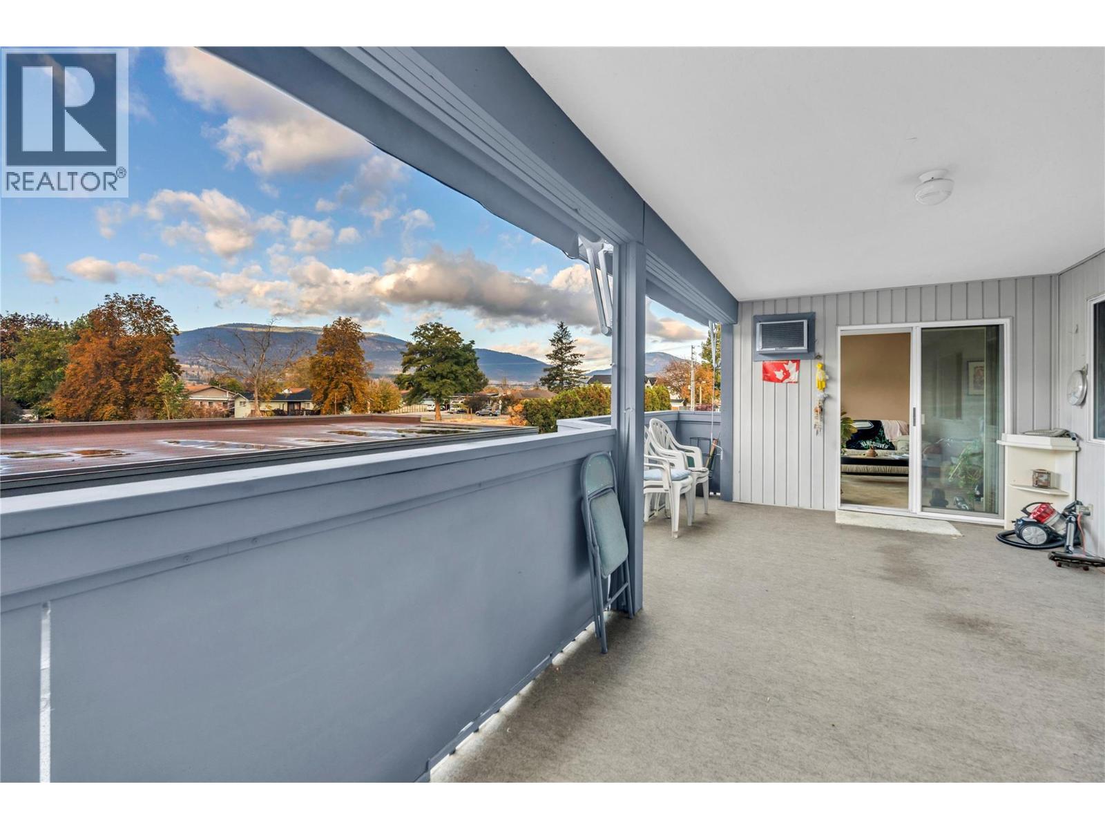 201 262 Kinney Avenue, Penticton