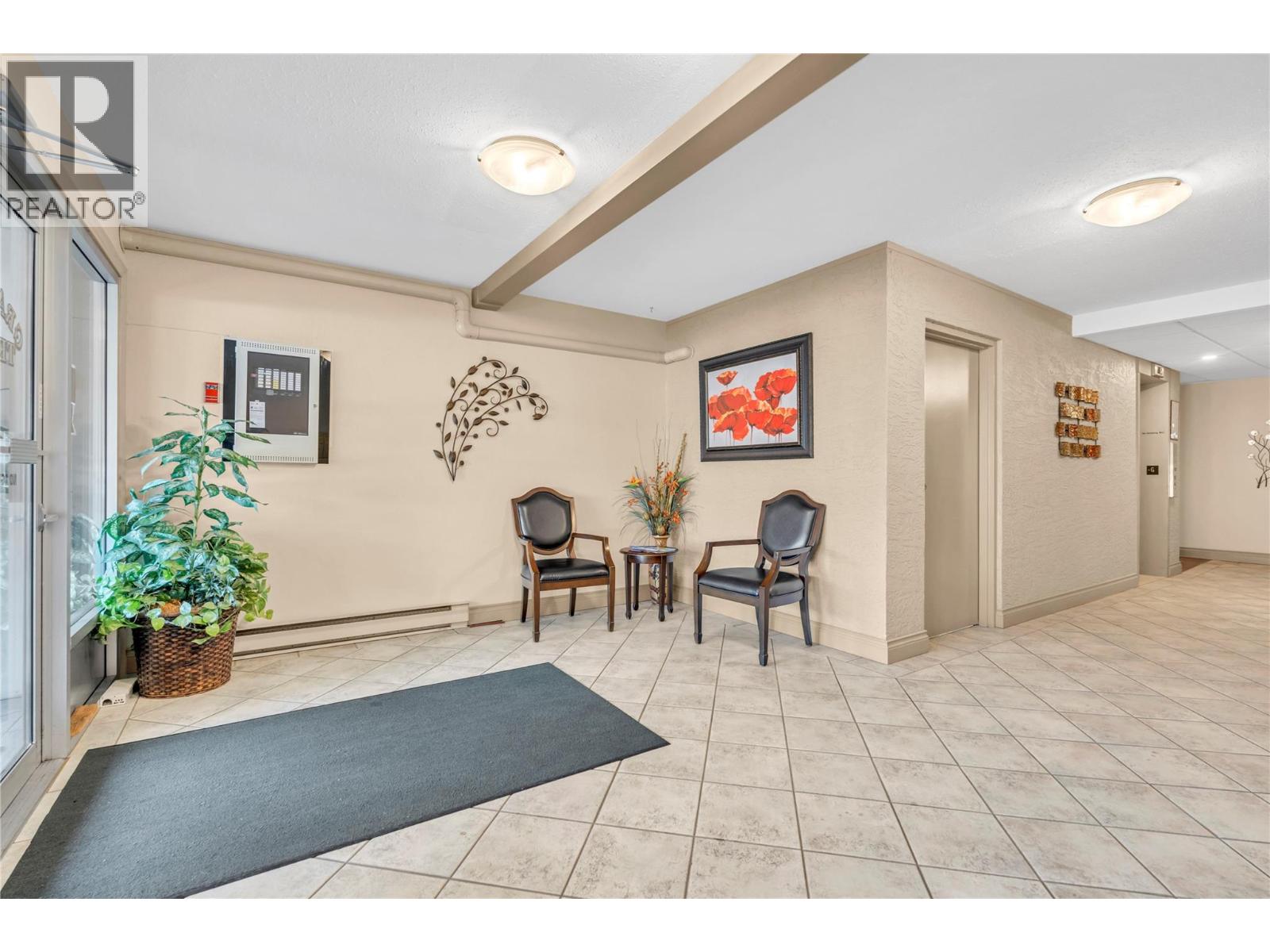201 262 Kinney Avenue, Penticton