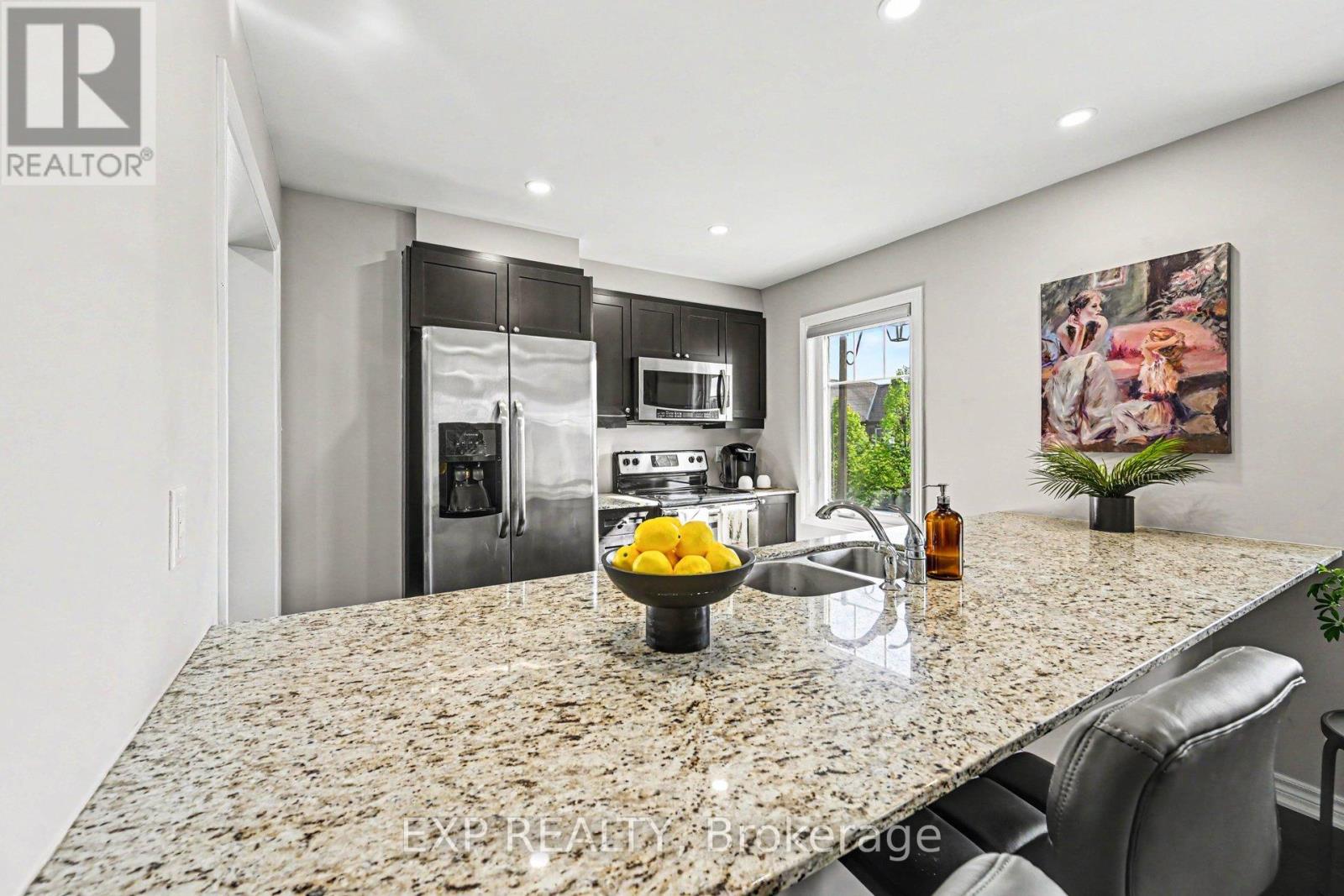 28 STREAMBANK STREET - 12