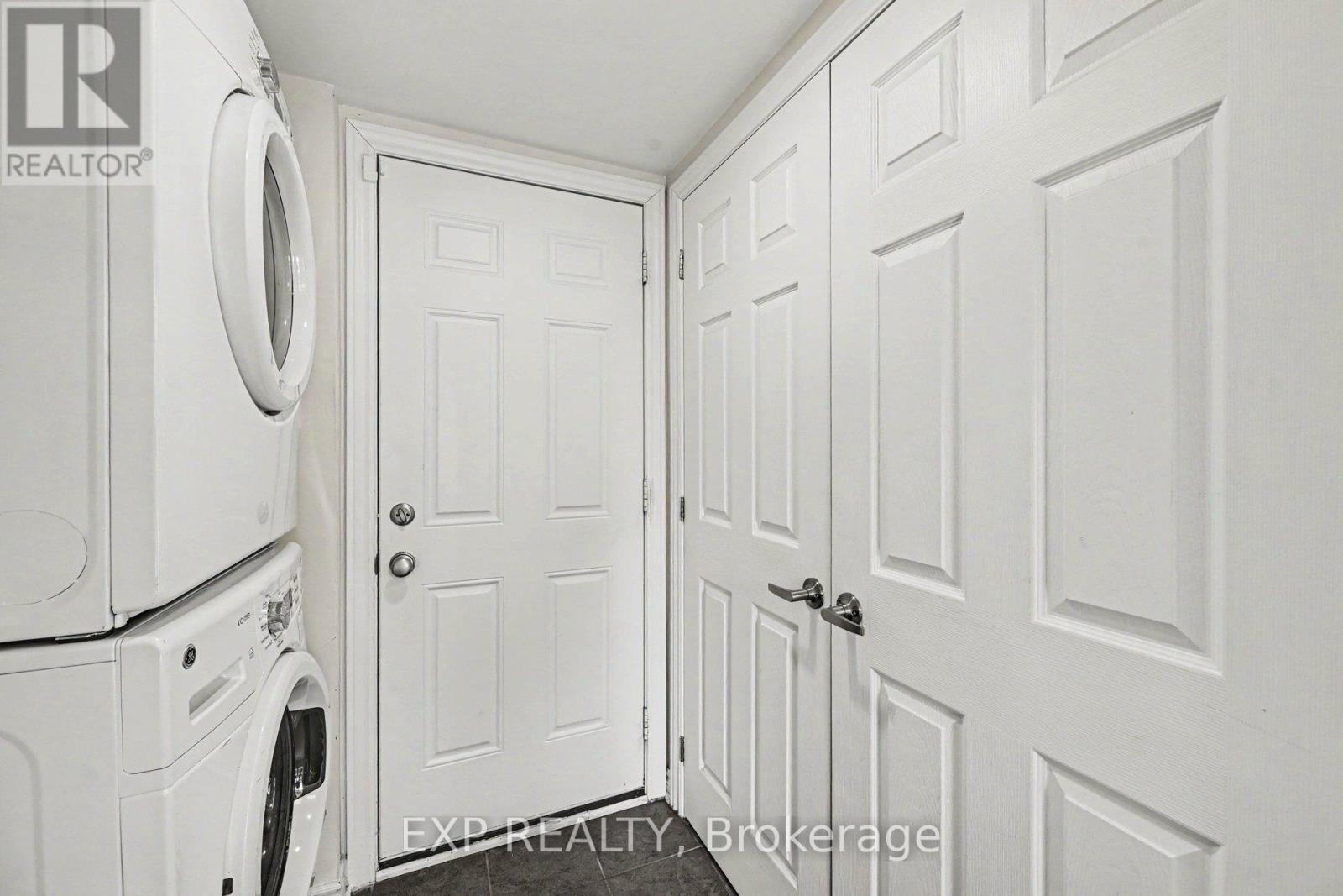 28 STREAMBANK STREET - 5