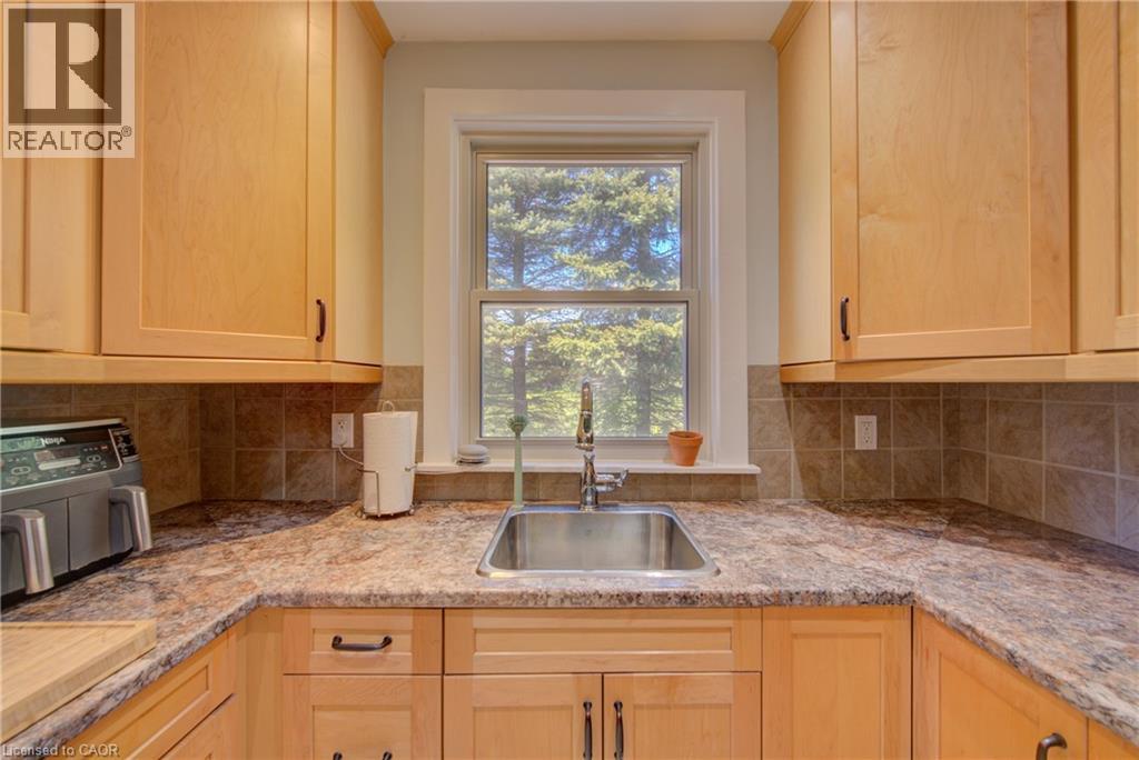 17 DANIEL Avenue - 16