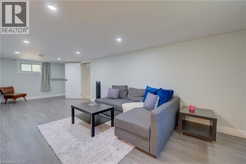 17 DANIEL Avenue - 32