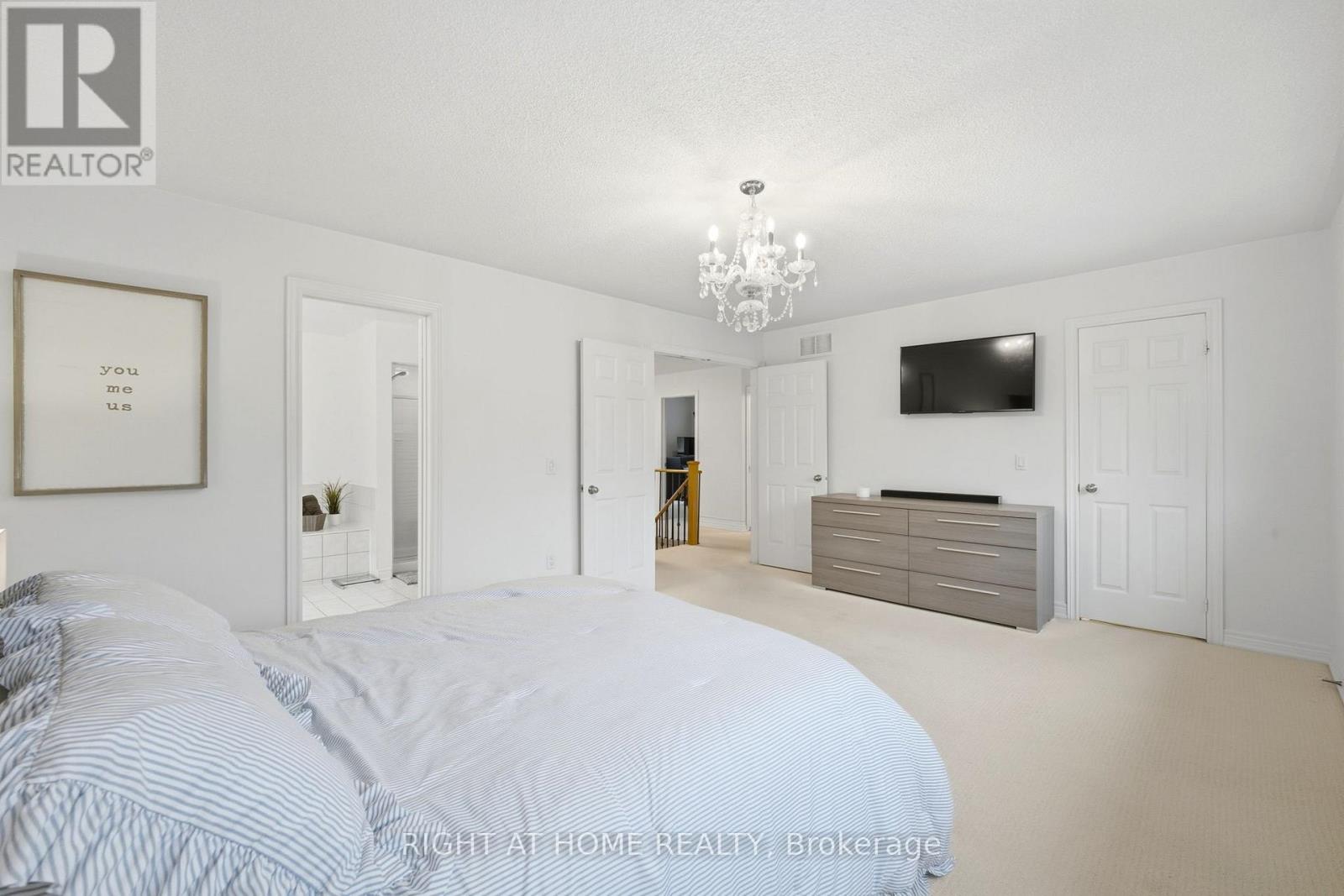 16 MCNEILAGE COURT - 24