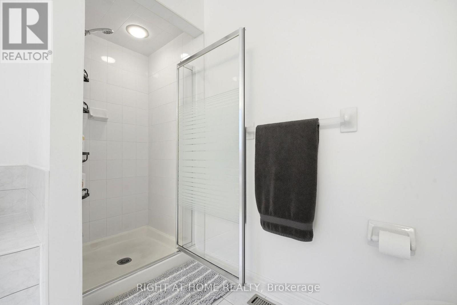 16 MCNEILAGE COURT - 29