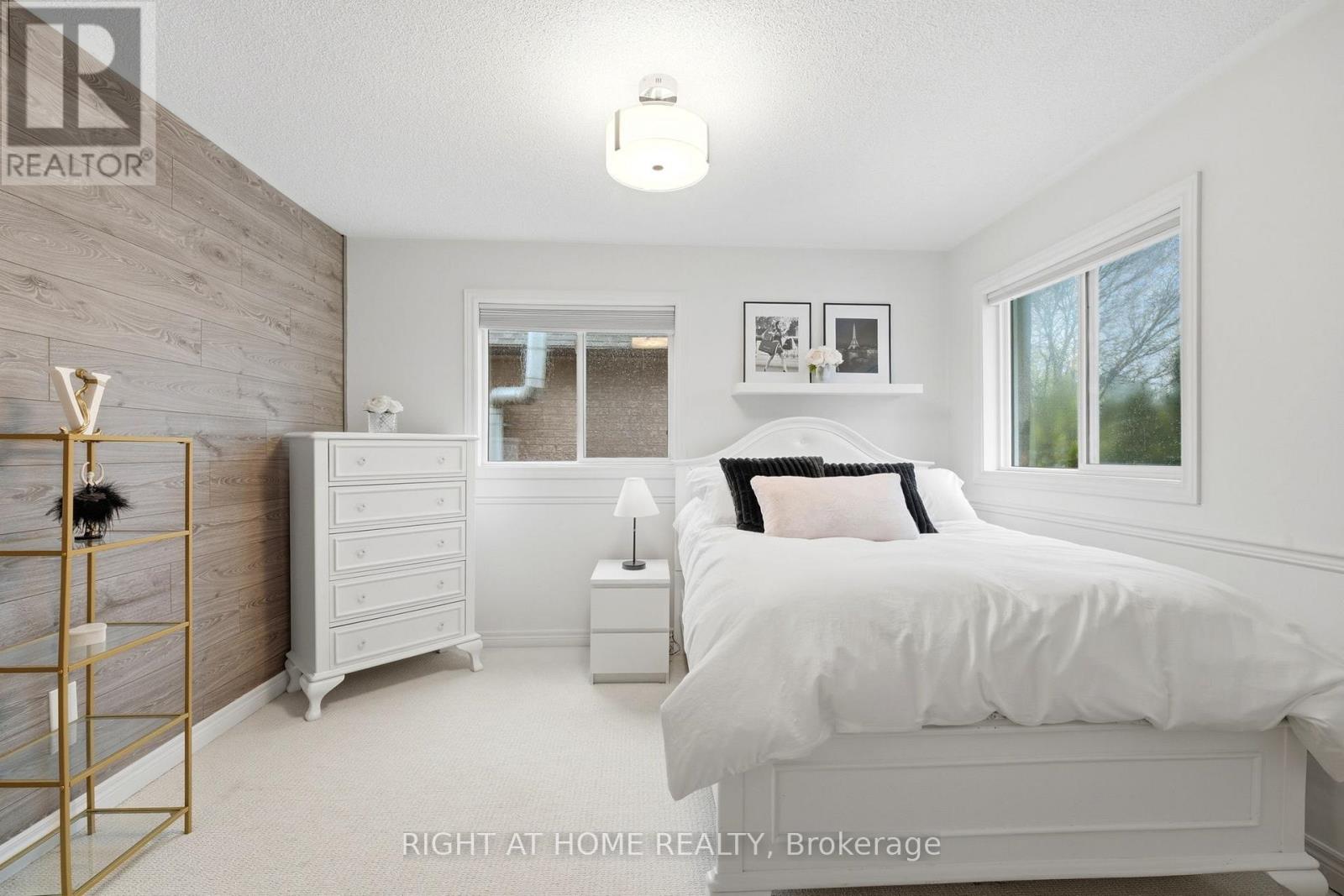 16 MCNEILAGE COURT - 35