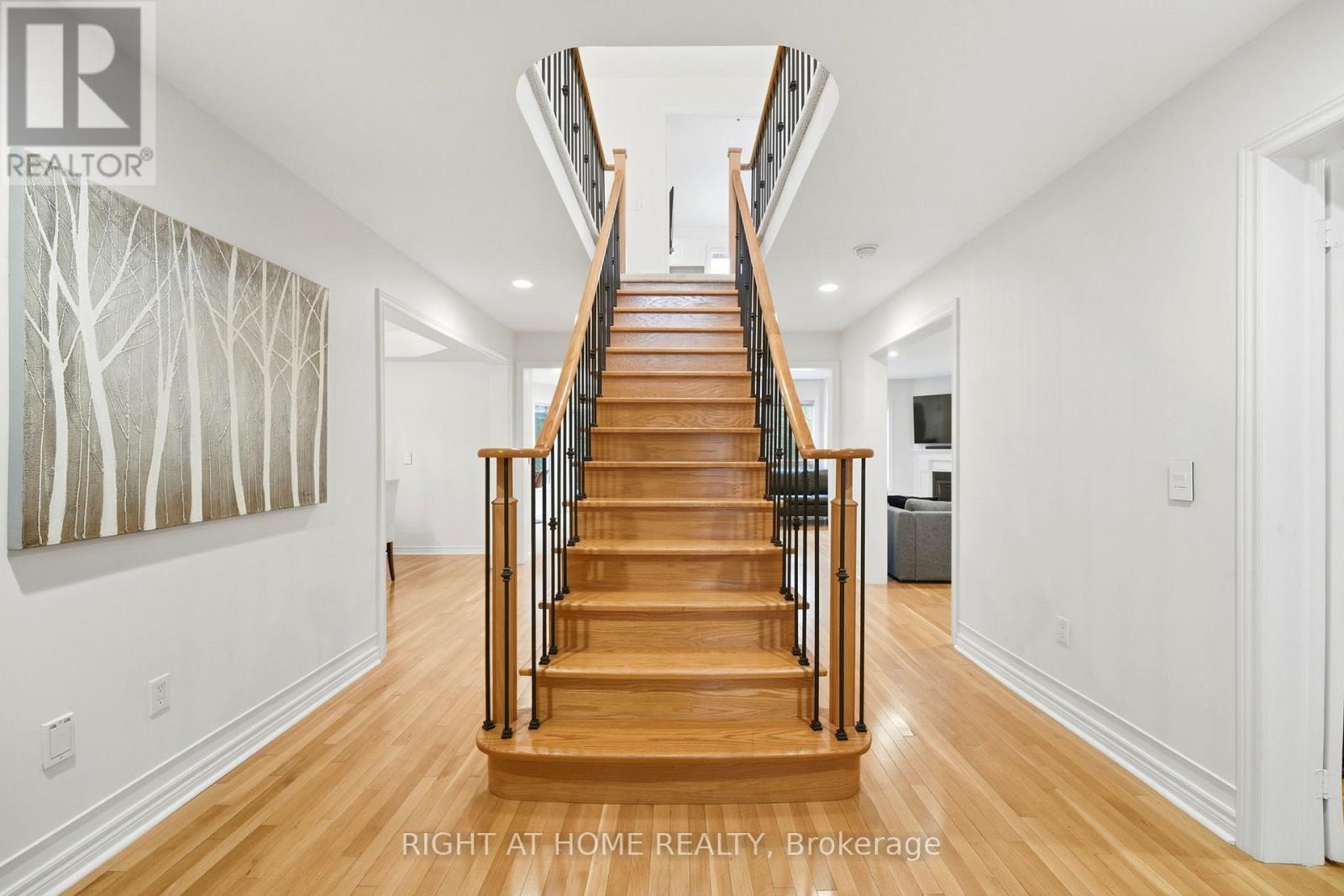 16 MCNEILAGE COURT - 6