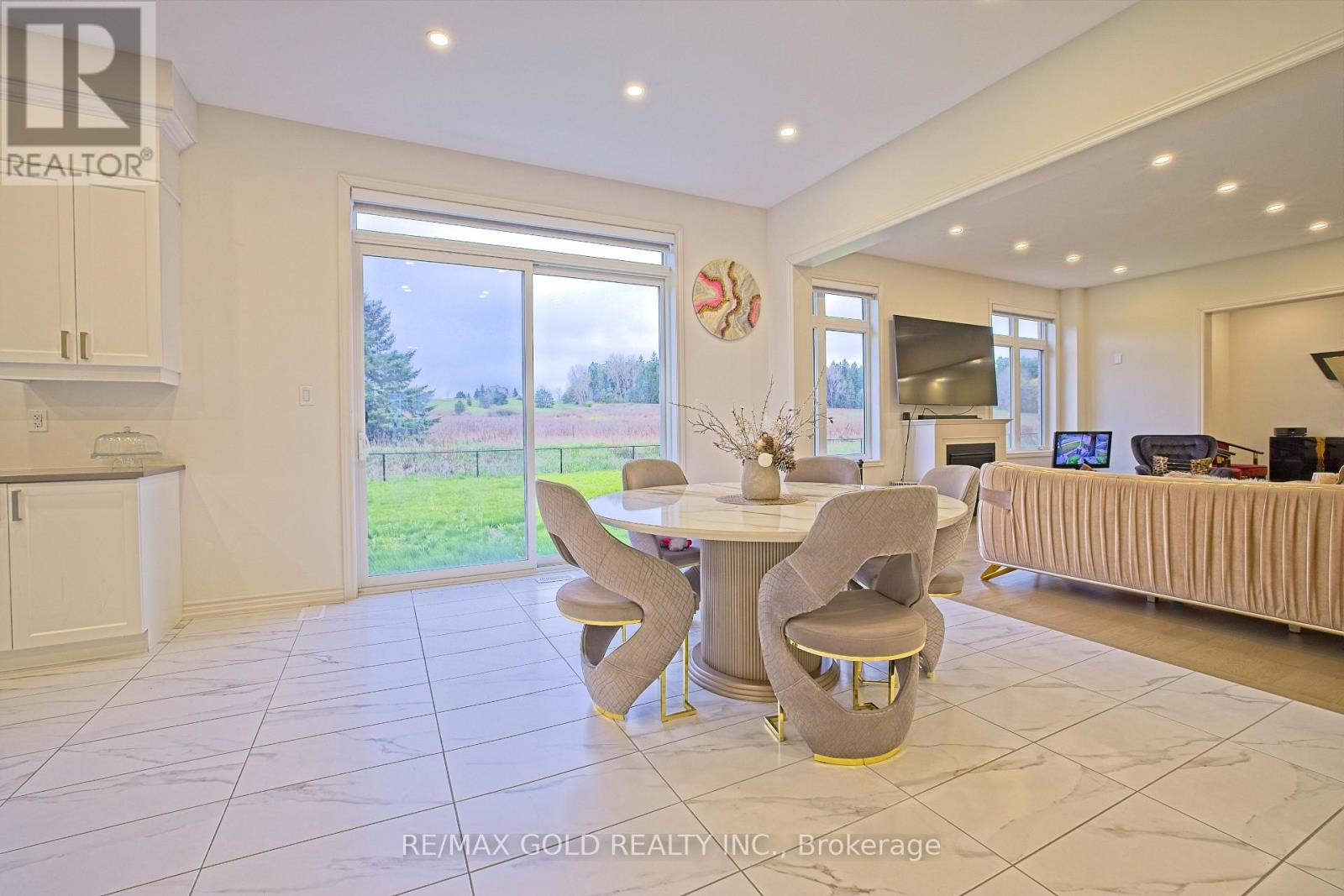 19 MARIGOLD BOULEVARD - 20