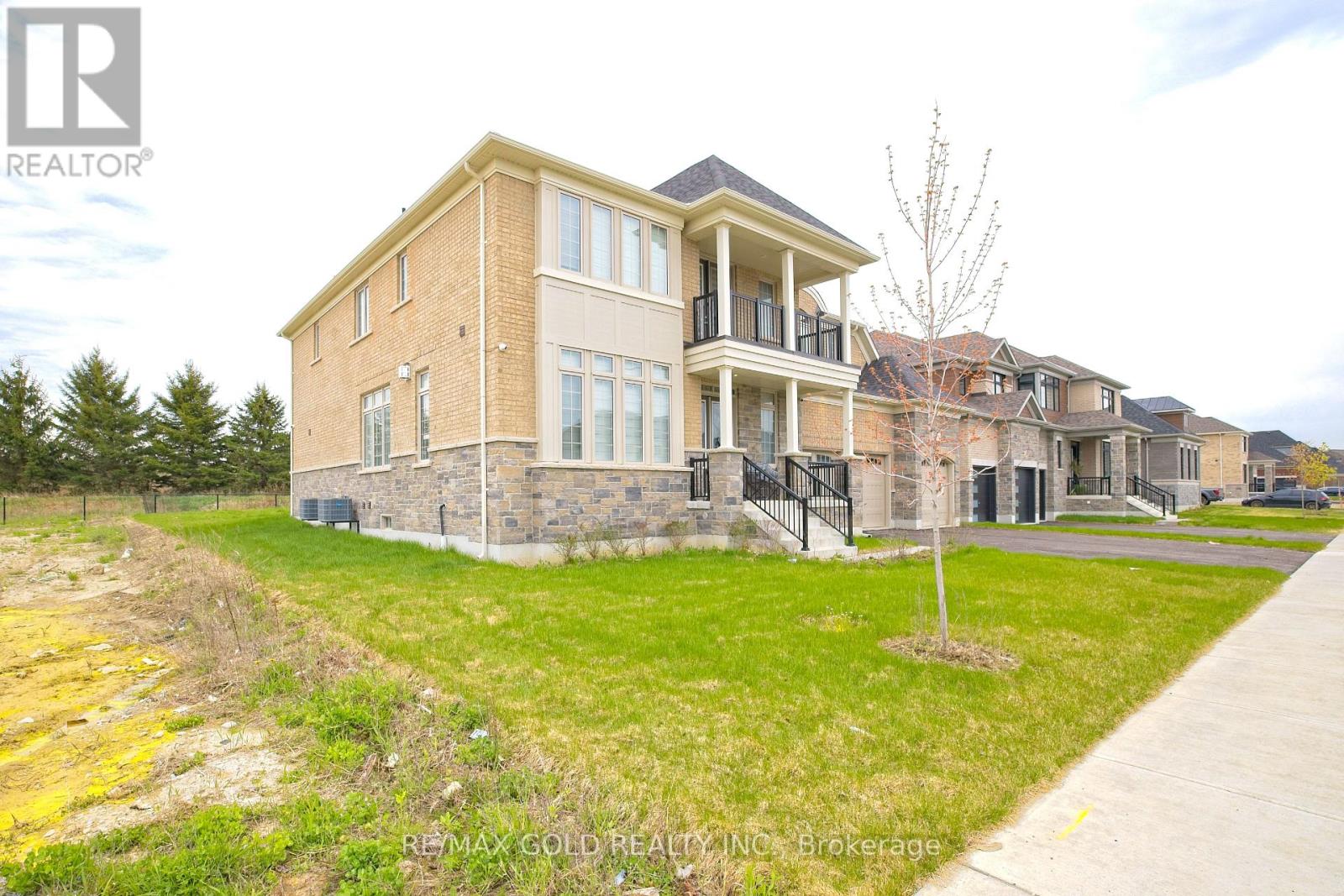19 MARIGOLD BOULEVARD - Image 3
