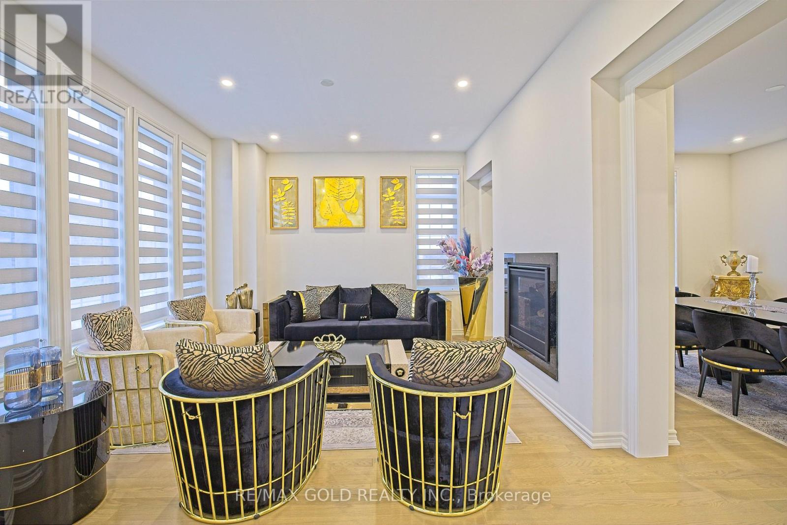 19 MARIGOLD BOULEVARD - 6