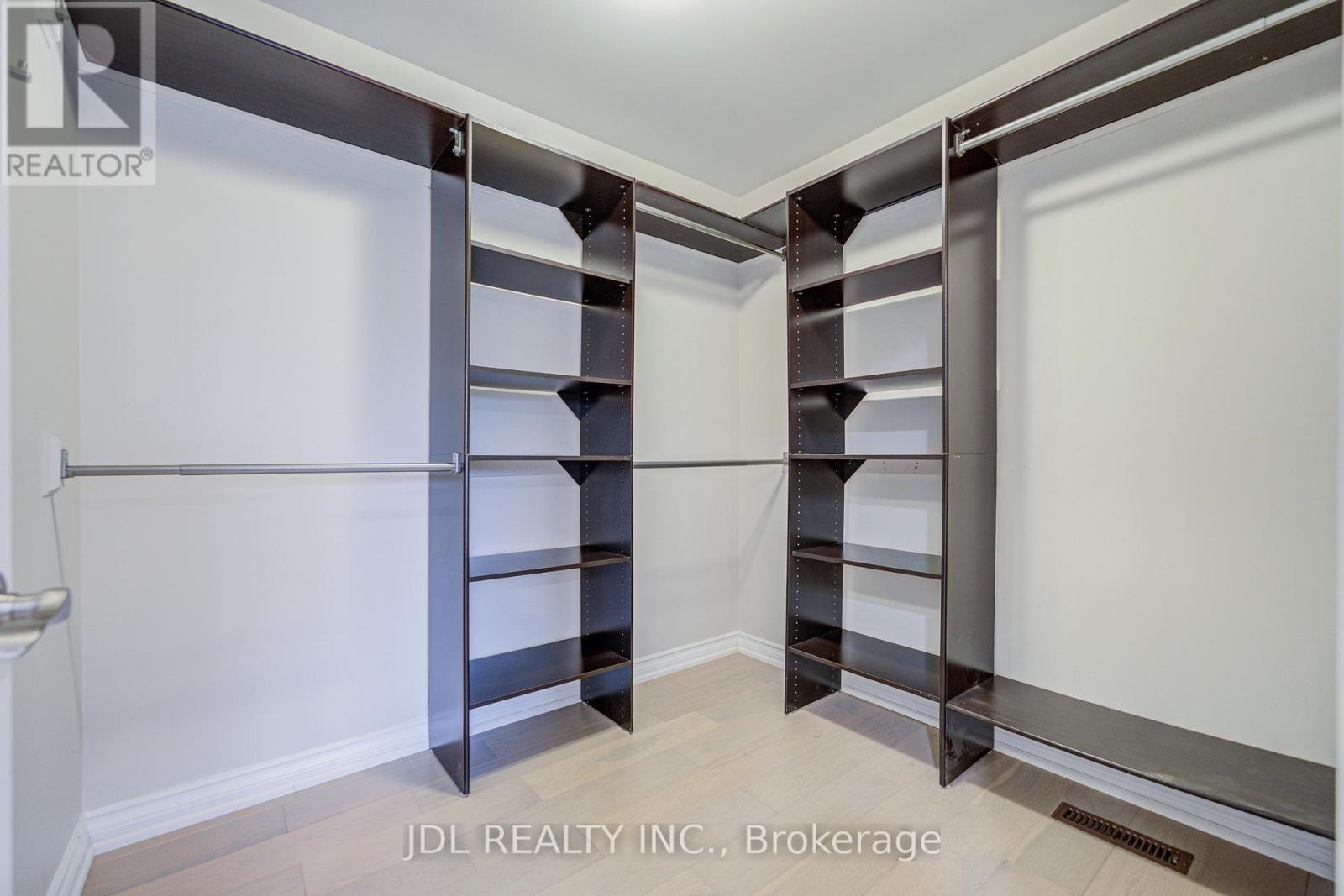 22 HILLHOLM BOULEVARD - 32