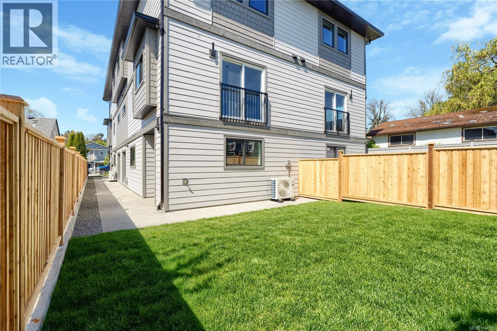 #3 921 Dale St - 35