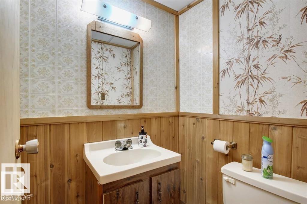 10688 Beaumaris RD NW - 45