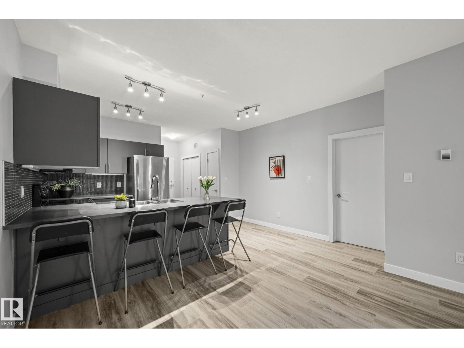 #306 10611 117 ST NW - 10